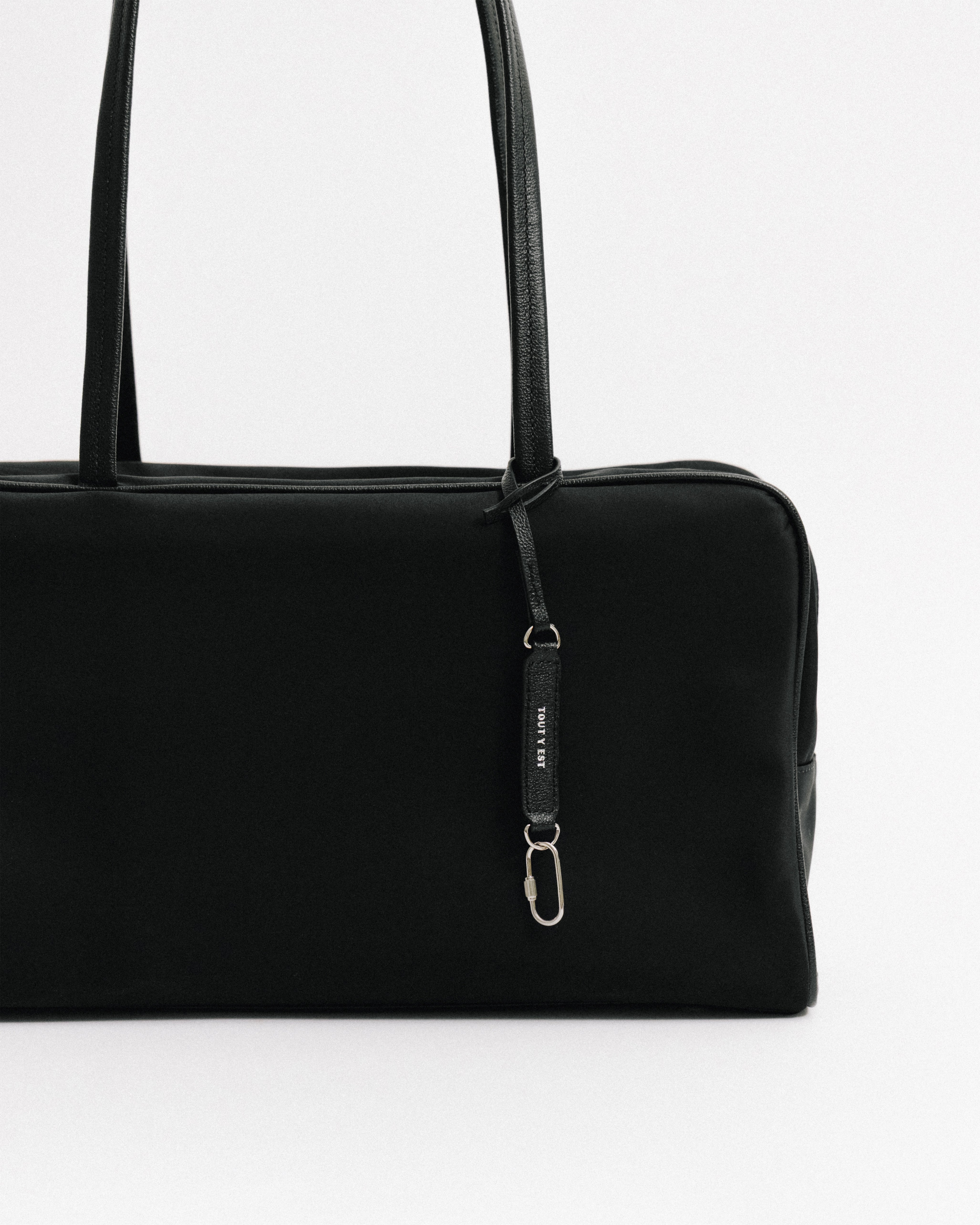 完売商品　TOUT Y EST ロゲ ナイロンバッグ ブラック SAC LOQUET NYLON BLACK – TOUT Y EST JP