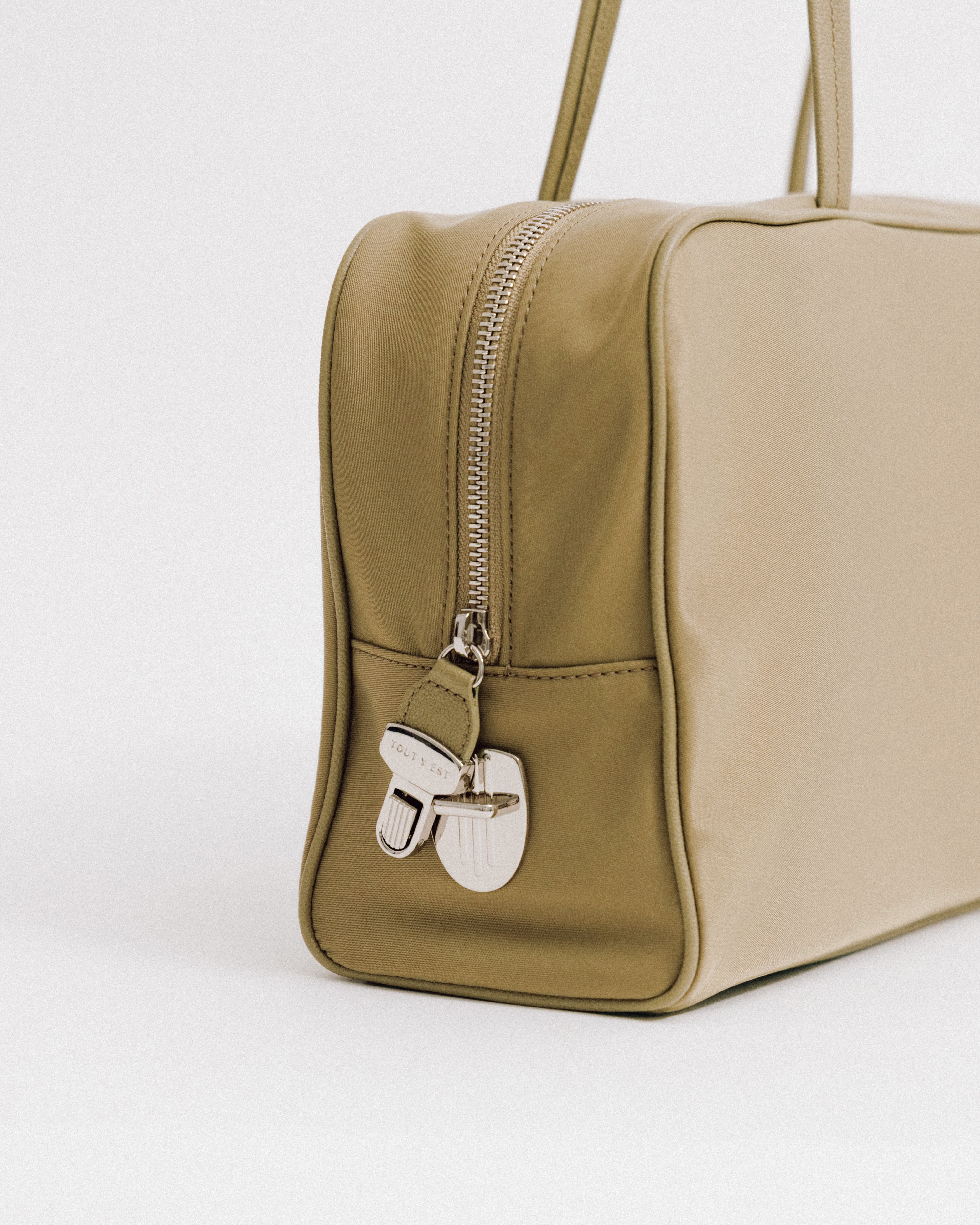 SAC LOQUET NYLON BEIGE – TOUT Y EST JP
