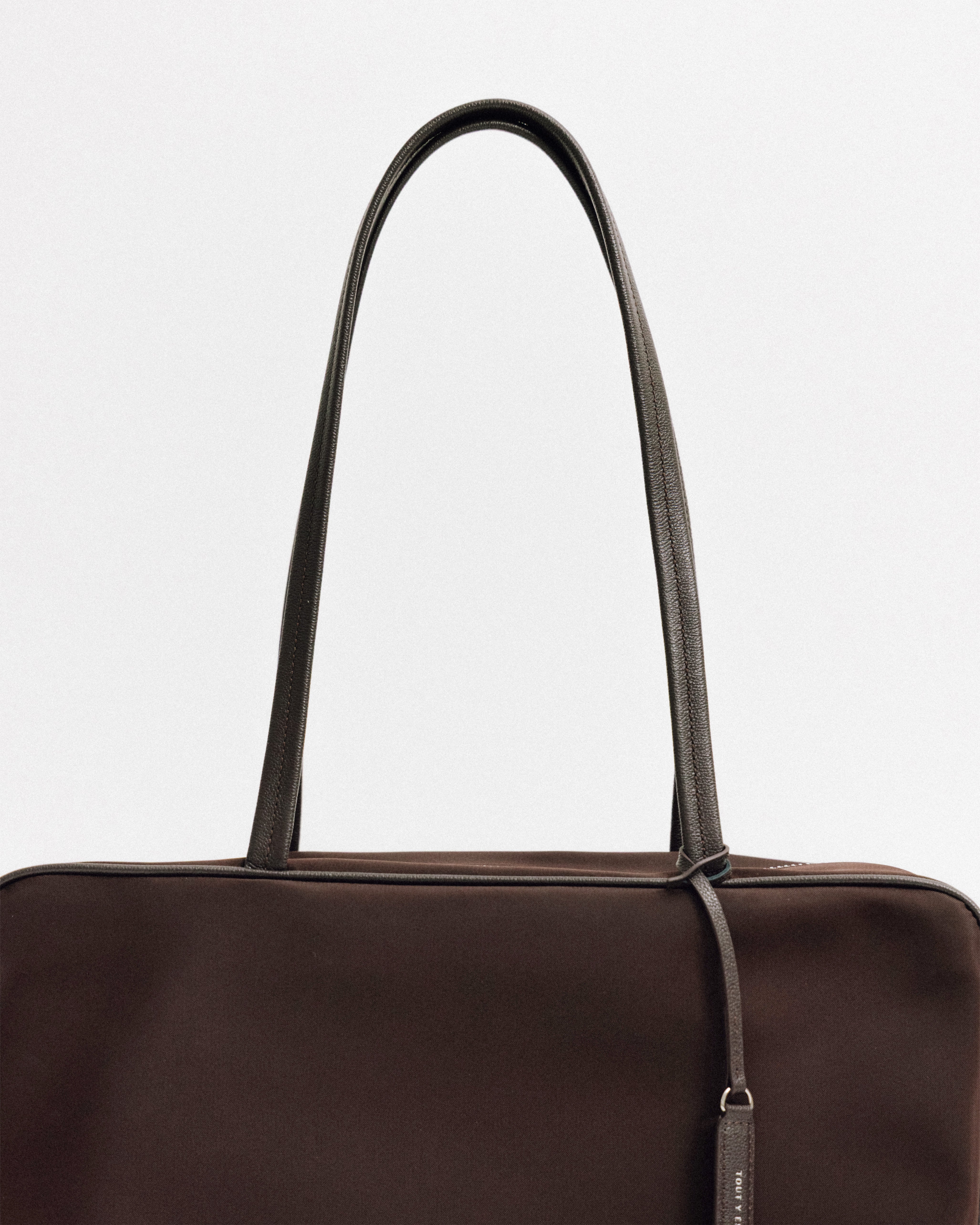 SAC LOQUET NYLON BROWN – TOUT Y EST JP