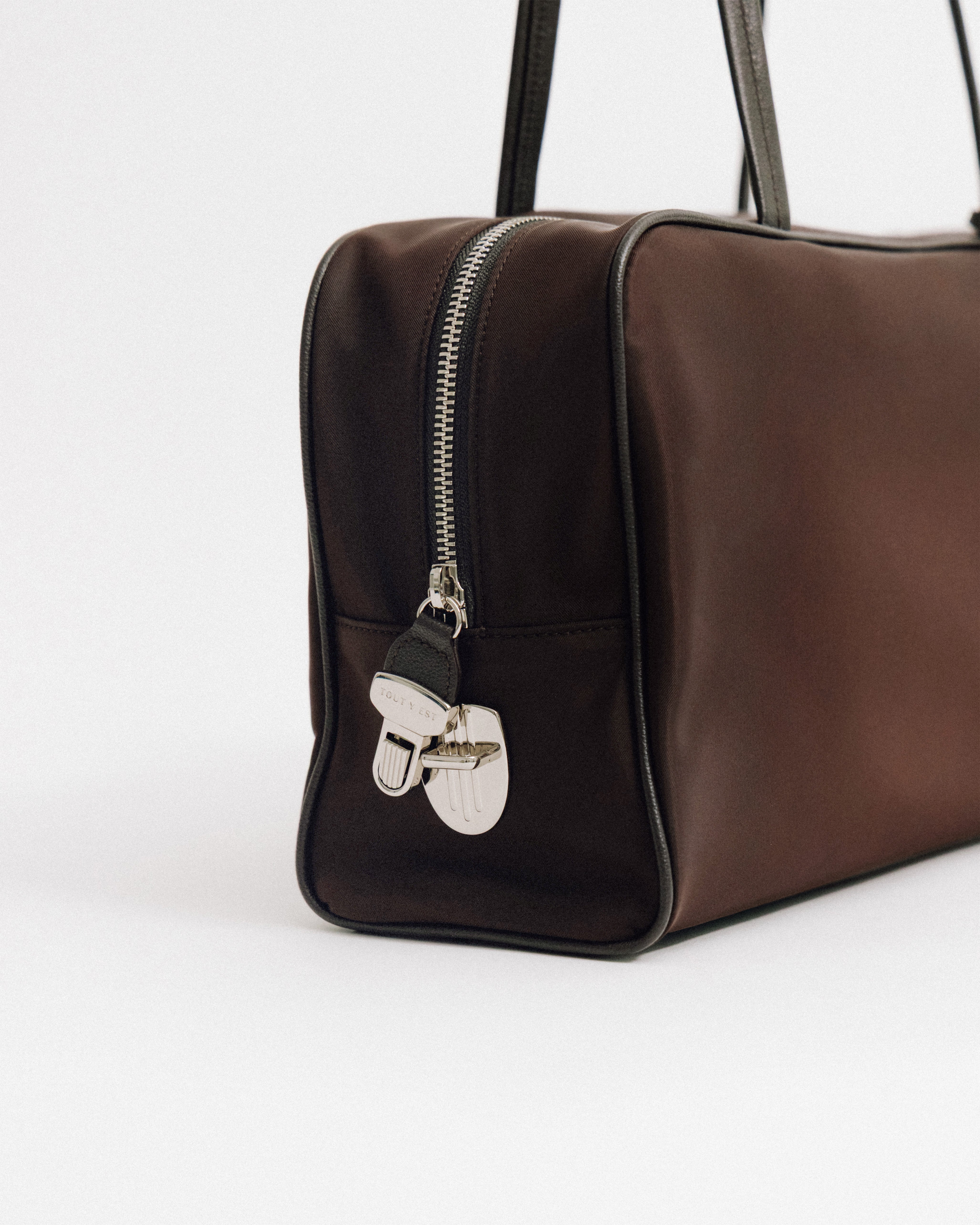 SAC LOQUET NYLON BROWN – TOUT Y EST JP