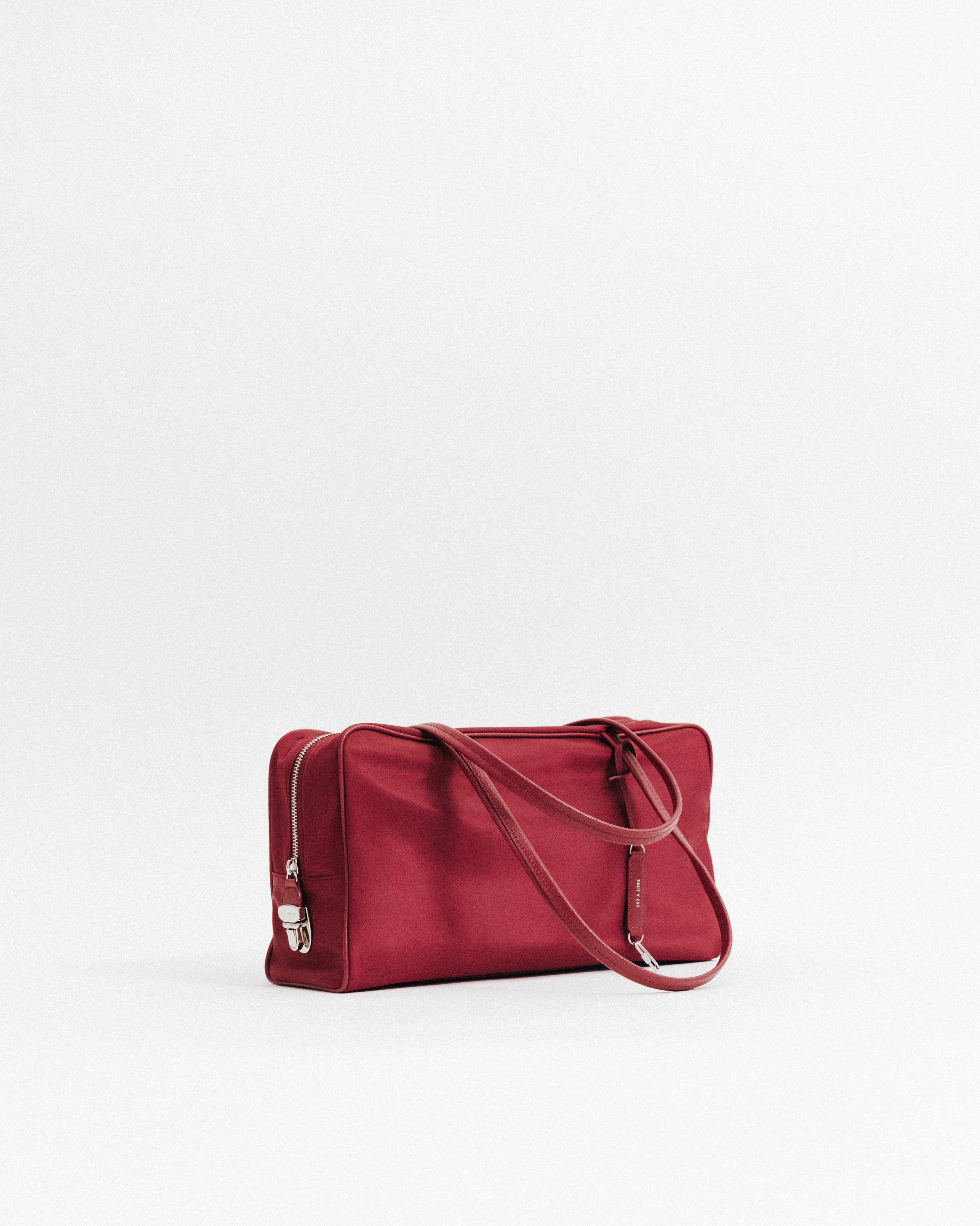 SAC LOQUET NYLON RED – TOUT Y EST JP