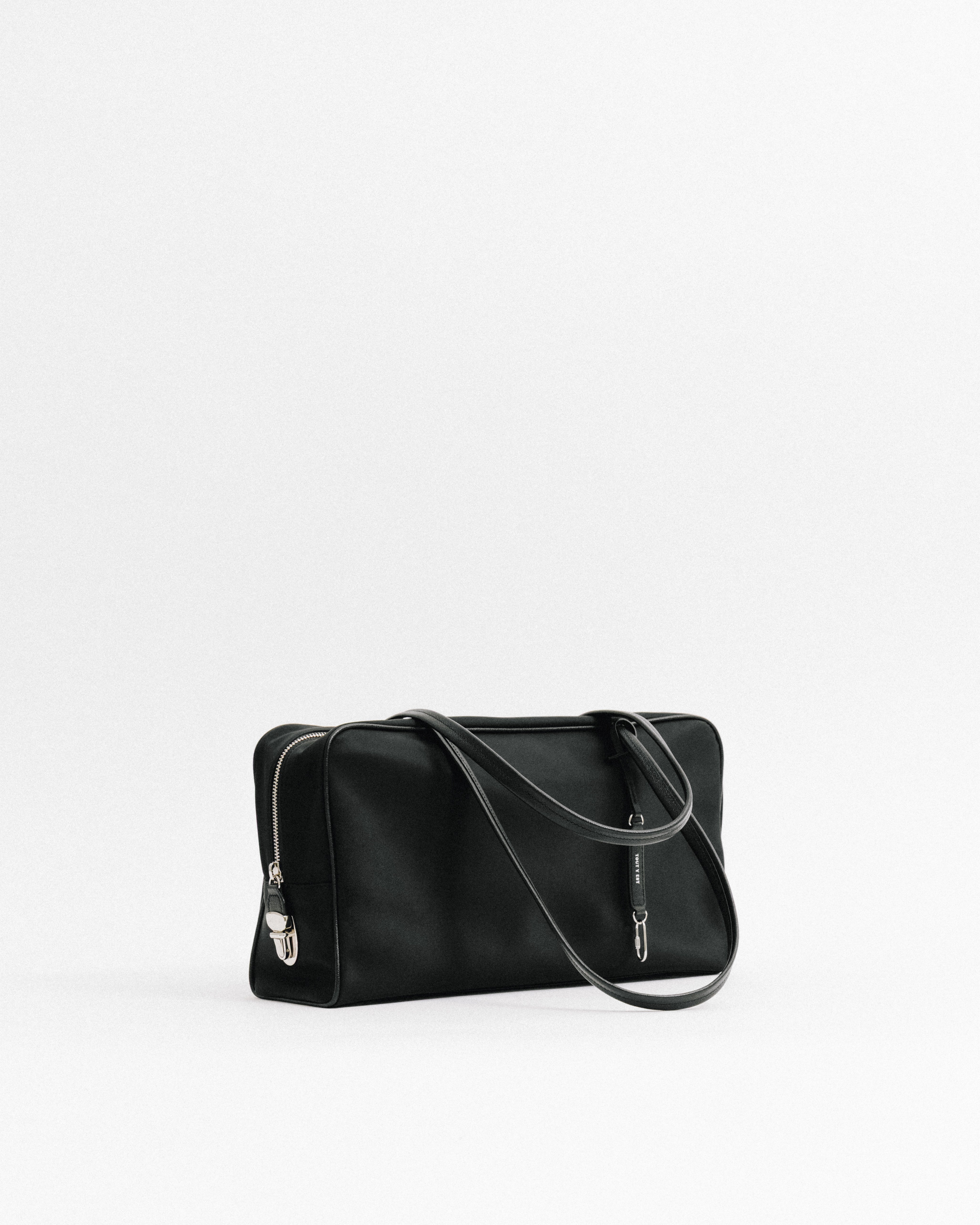 SAC LOQUET NYLON BLACK – TOUT Y EST JP