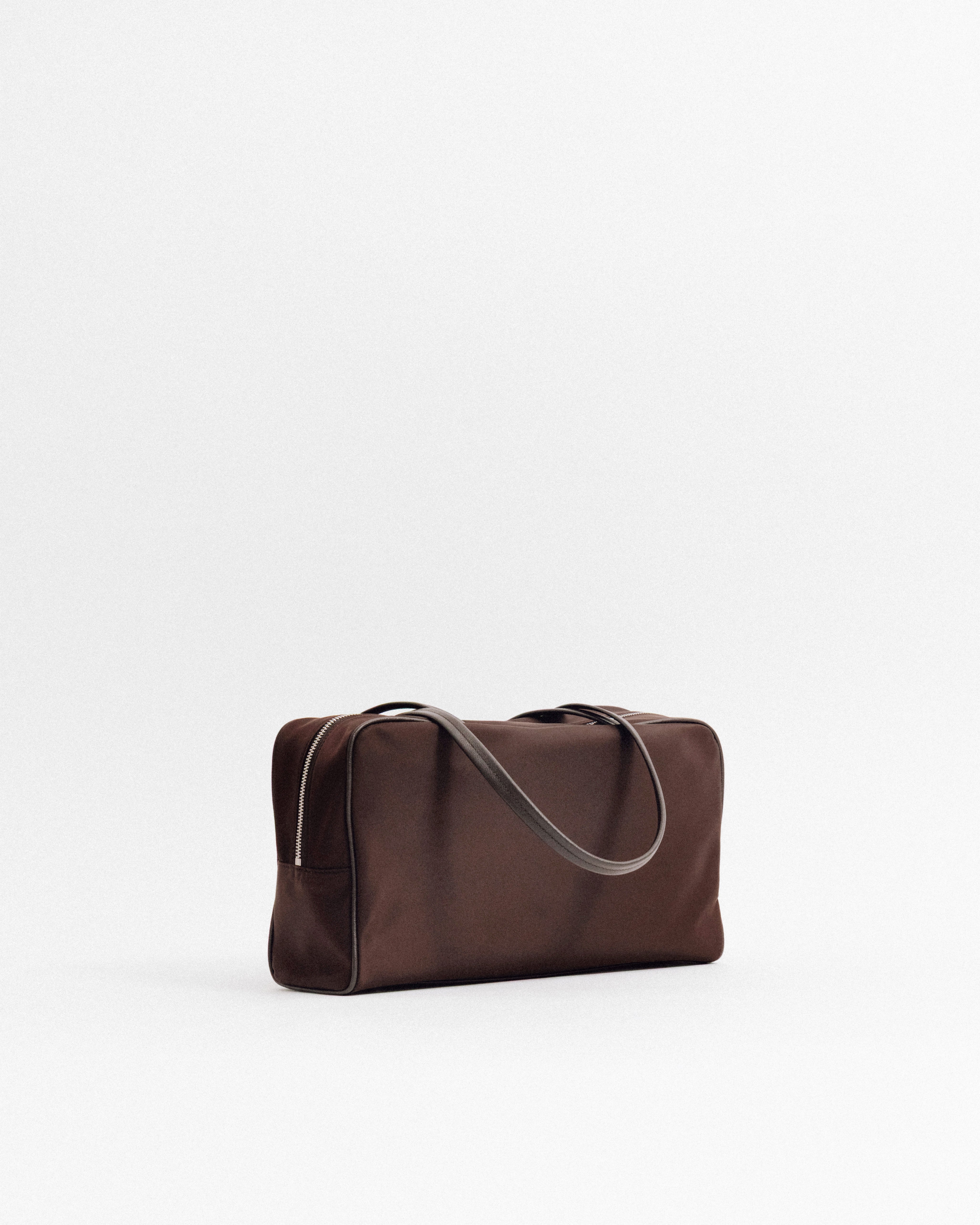 TOUT Y EST ロケナイロンバッグ SAC LOQUET NYLON BROWN – TOUT Y EST JP