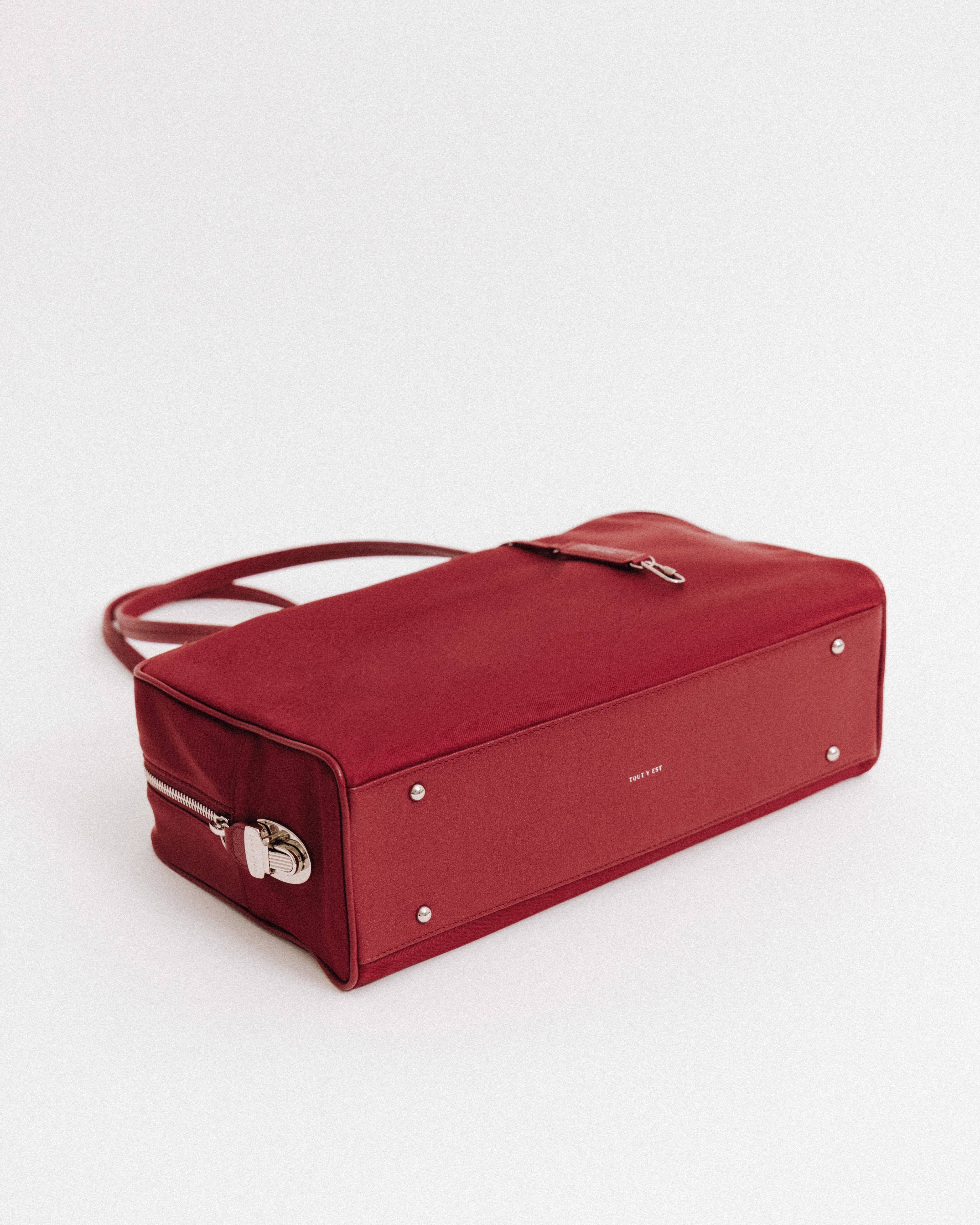 SAC LOQUET NYLON RED – TOUT Y EST JP