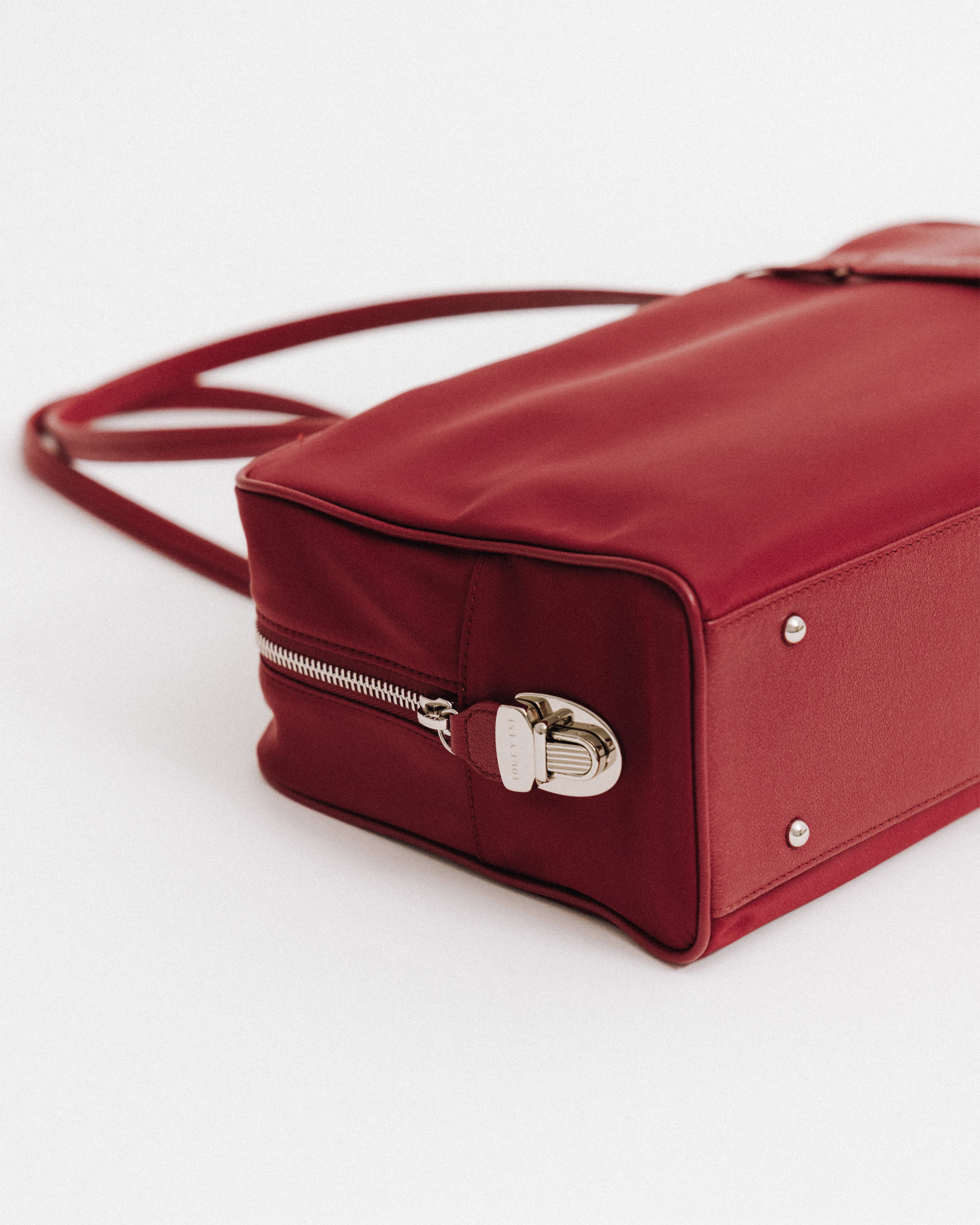 SAC LOQUET NYLON RED – TOUT Y EST JP