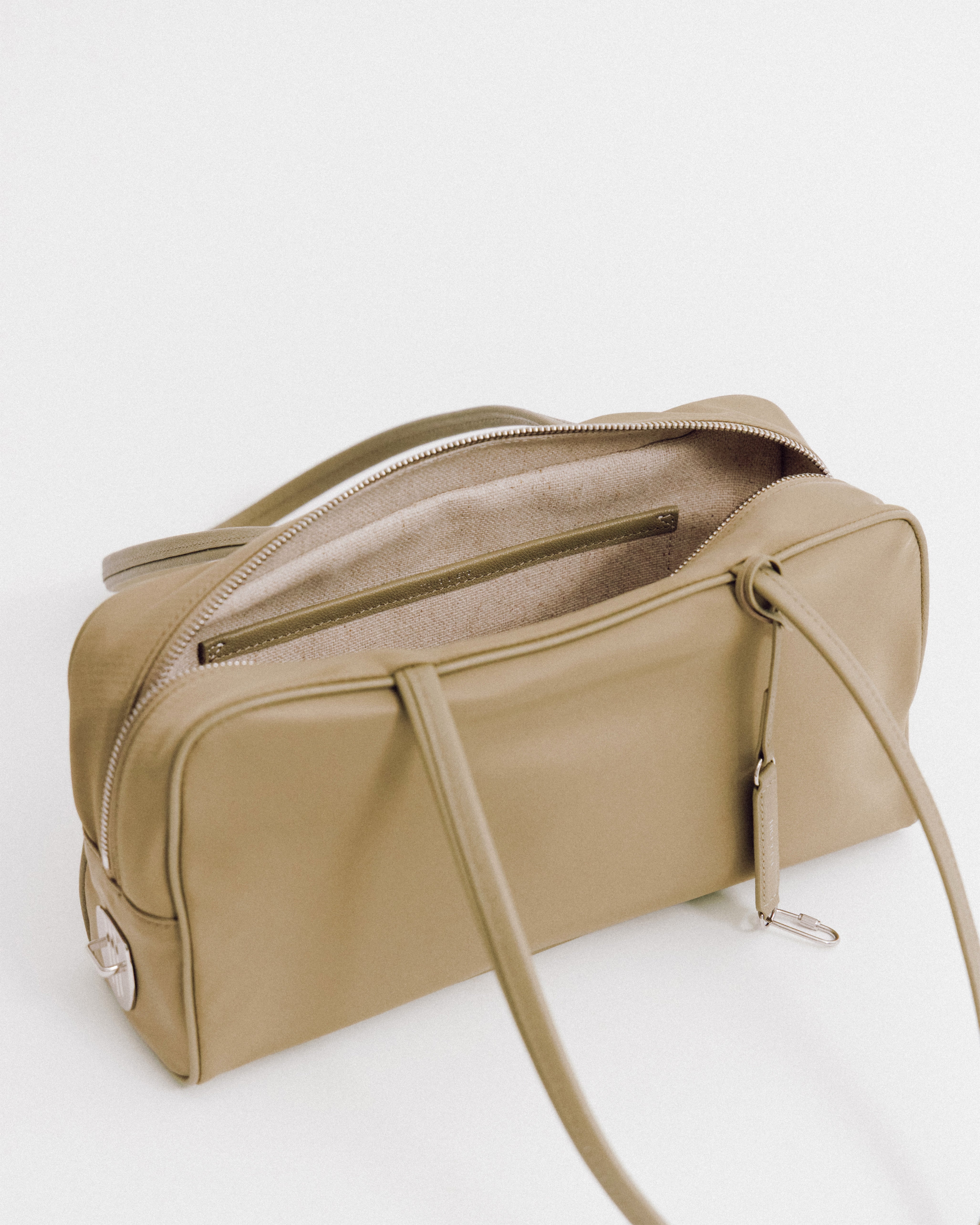 SAC LOQUET NYLON SMALL BEIGE – TOUT Y EST JP