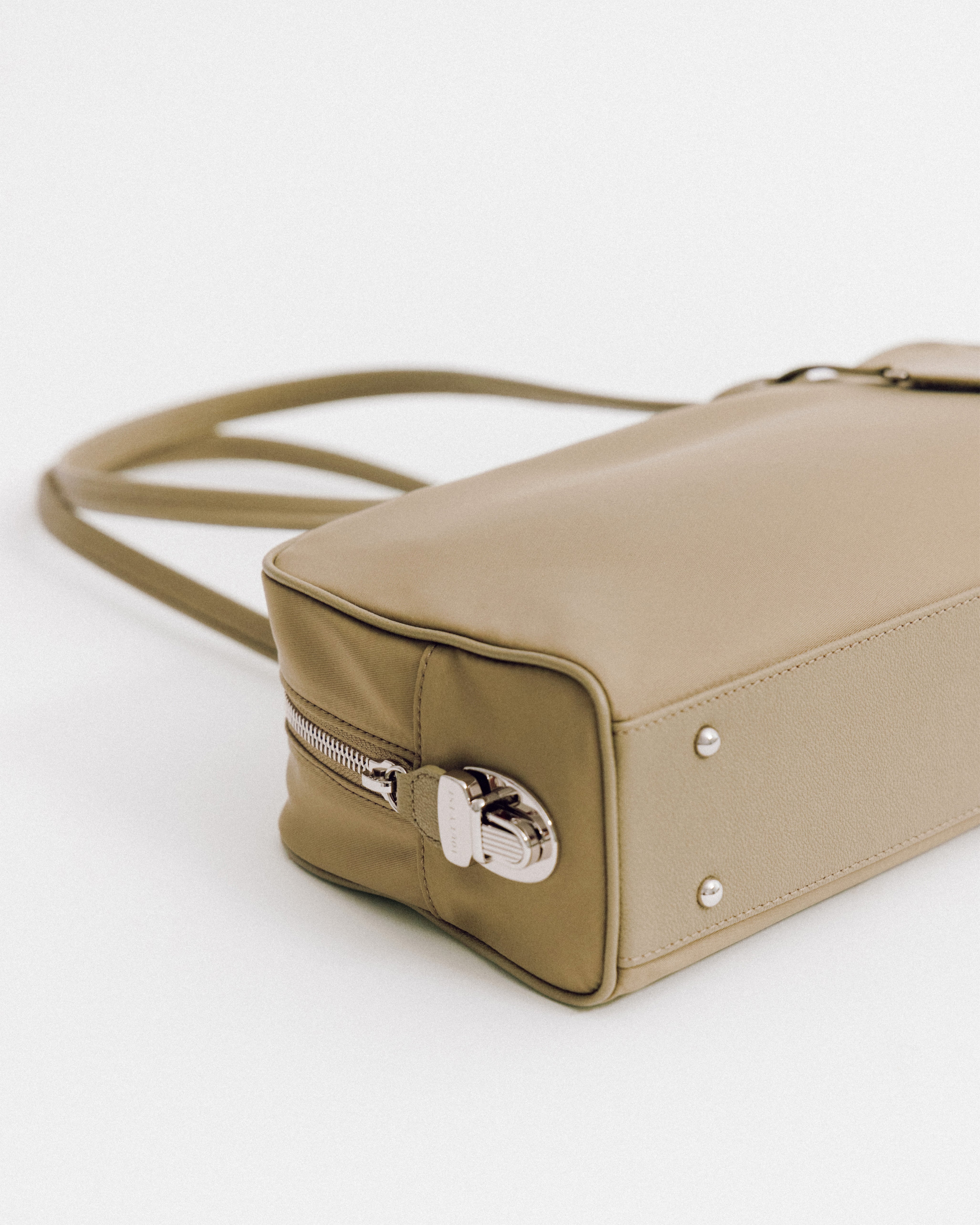 SAC LOQUET NYLON SMALL BEIGE – TOUT Y EST JP