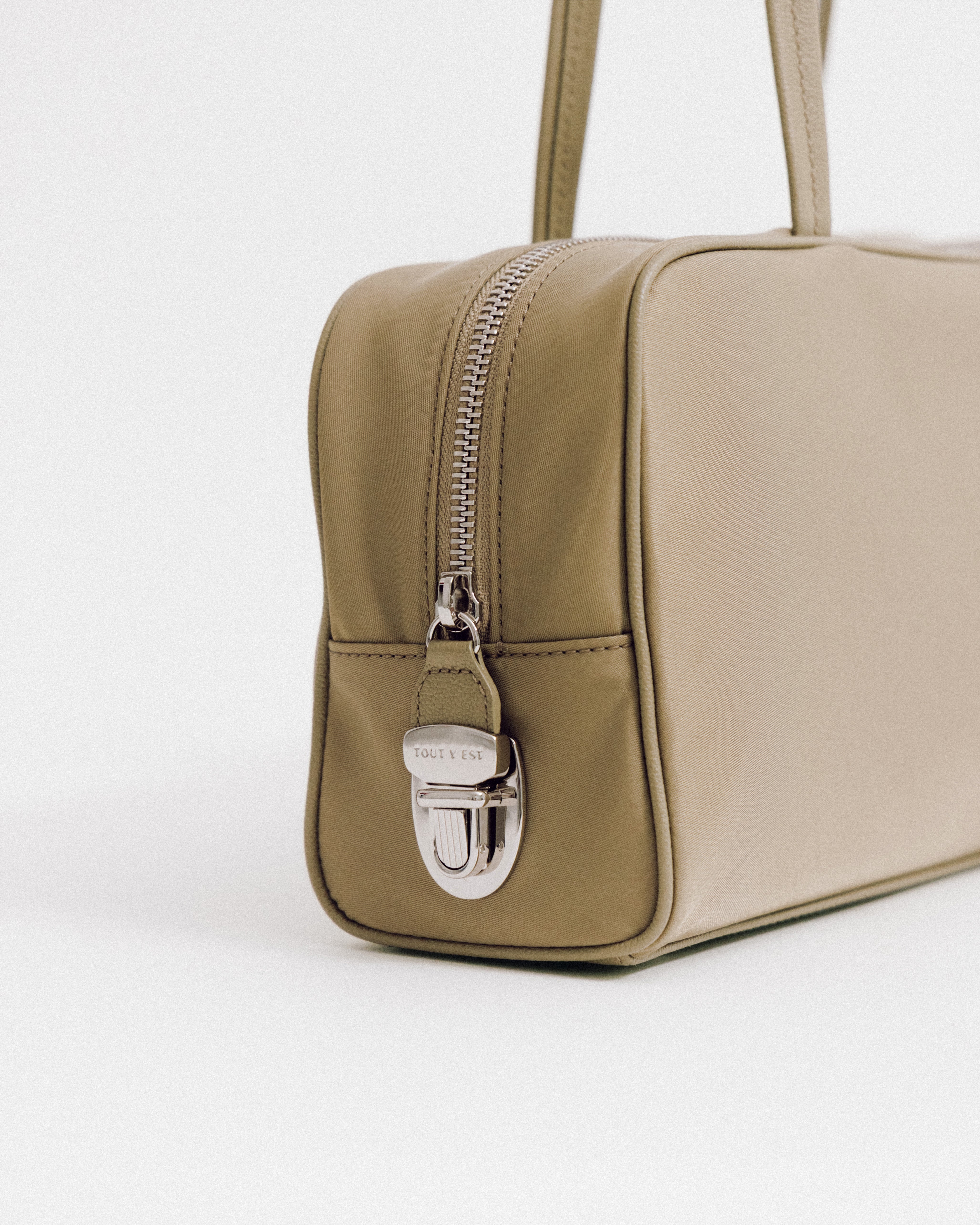 SAC LOQUET NYLON SMALL BEIGE – TOUT Y EST JP