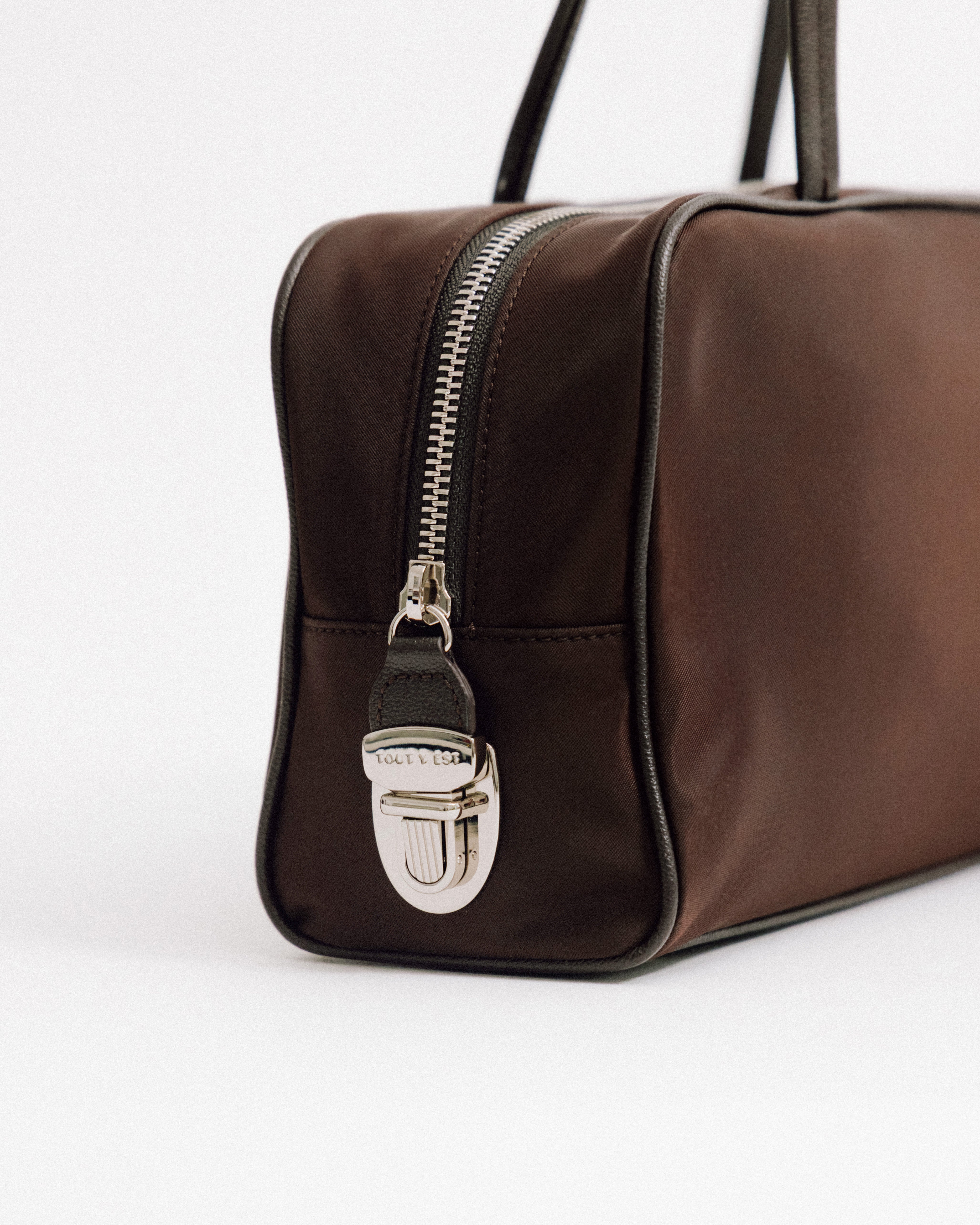 SAC LOQUET NYLON SMALL BROWN – TOUT Y EST JP