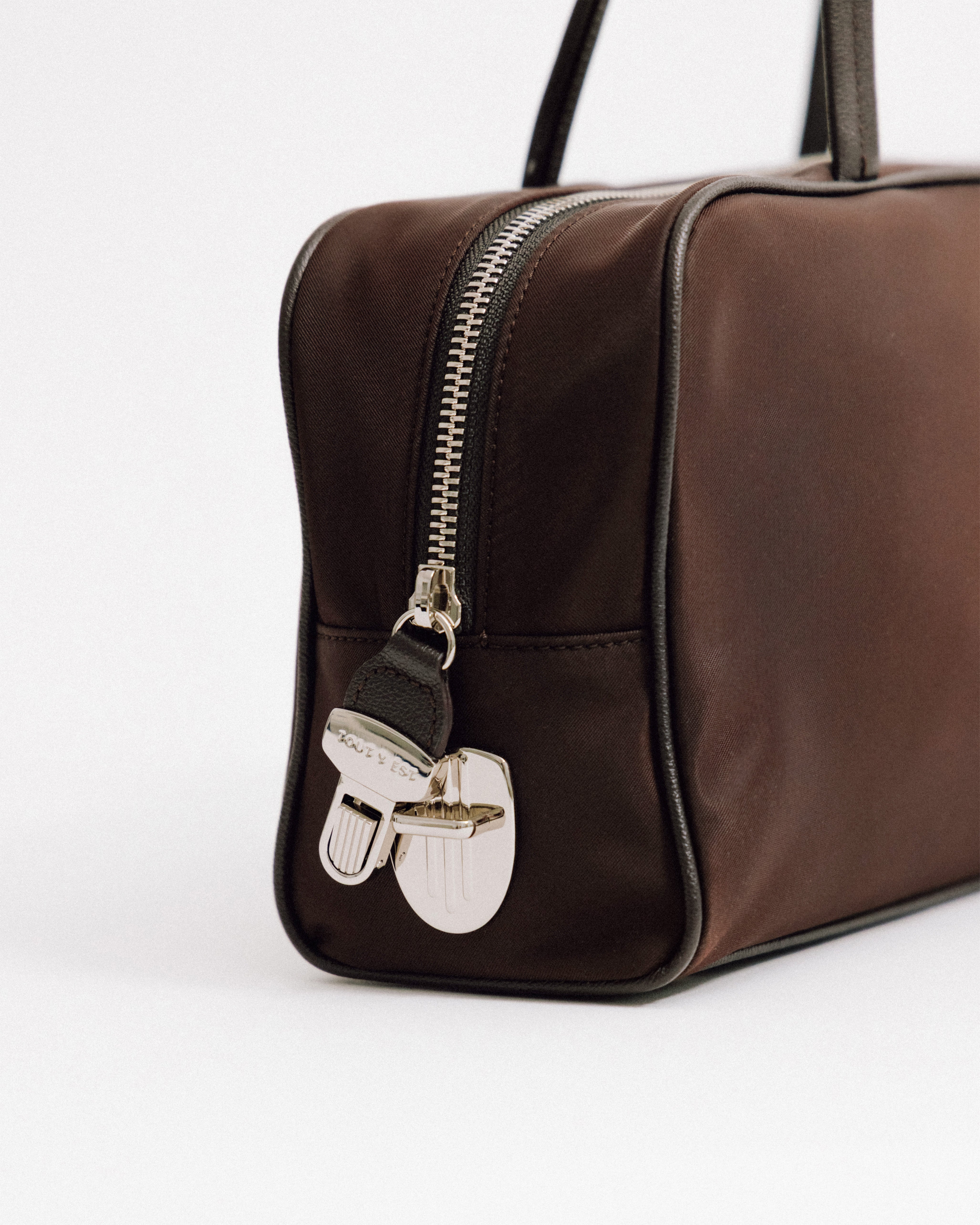 SAC LOQUET NYLON SMALL BROWN – TOUT Y EST JP