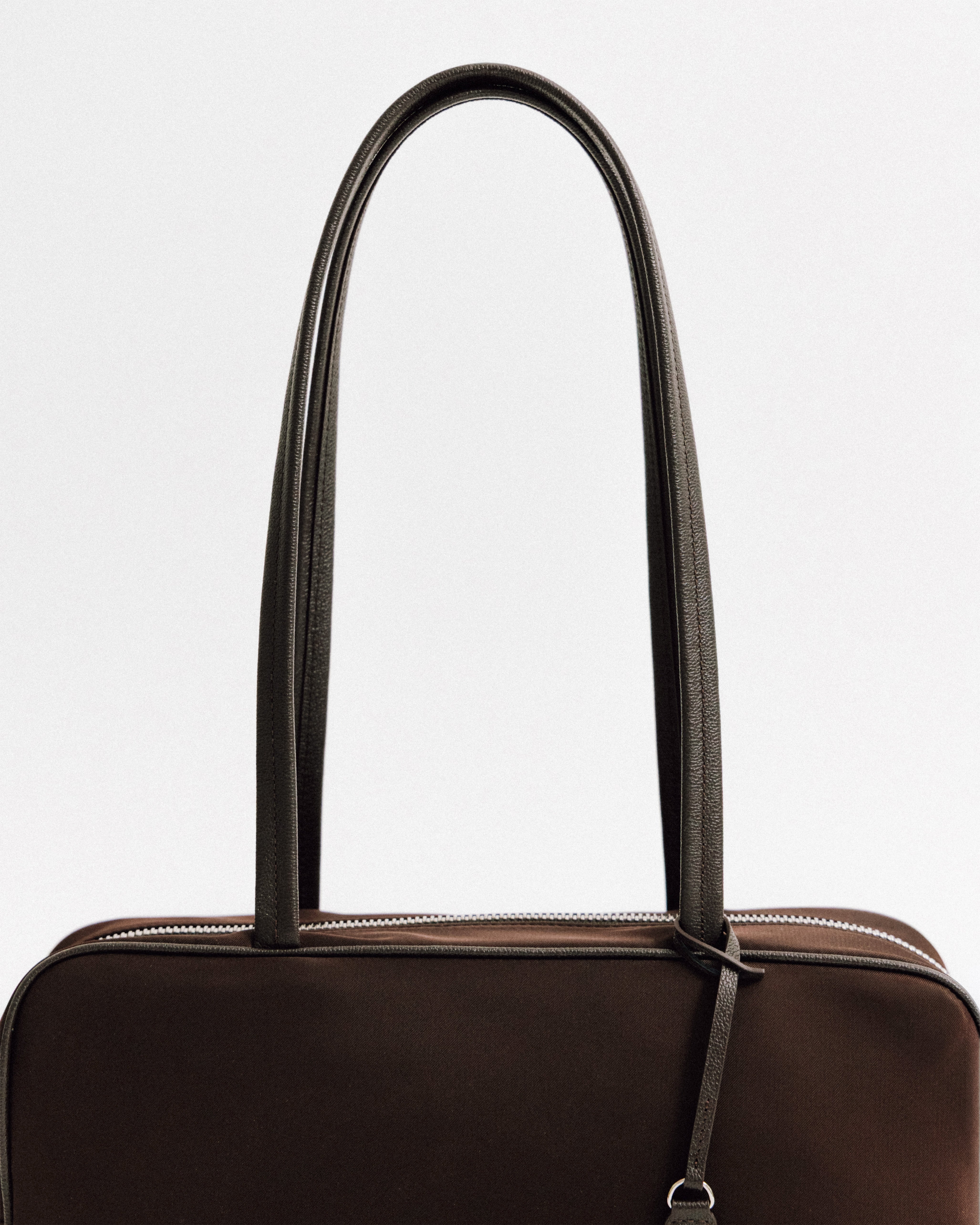SAC LOQUET NYLON SMALL BROWN – TOUT Y EST JP