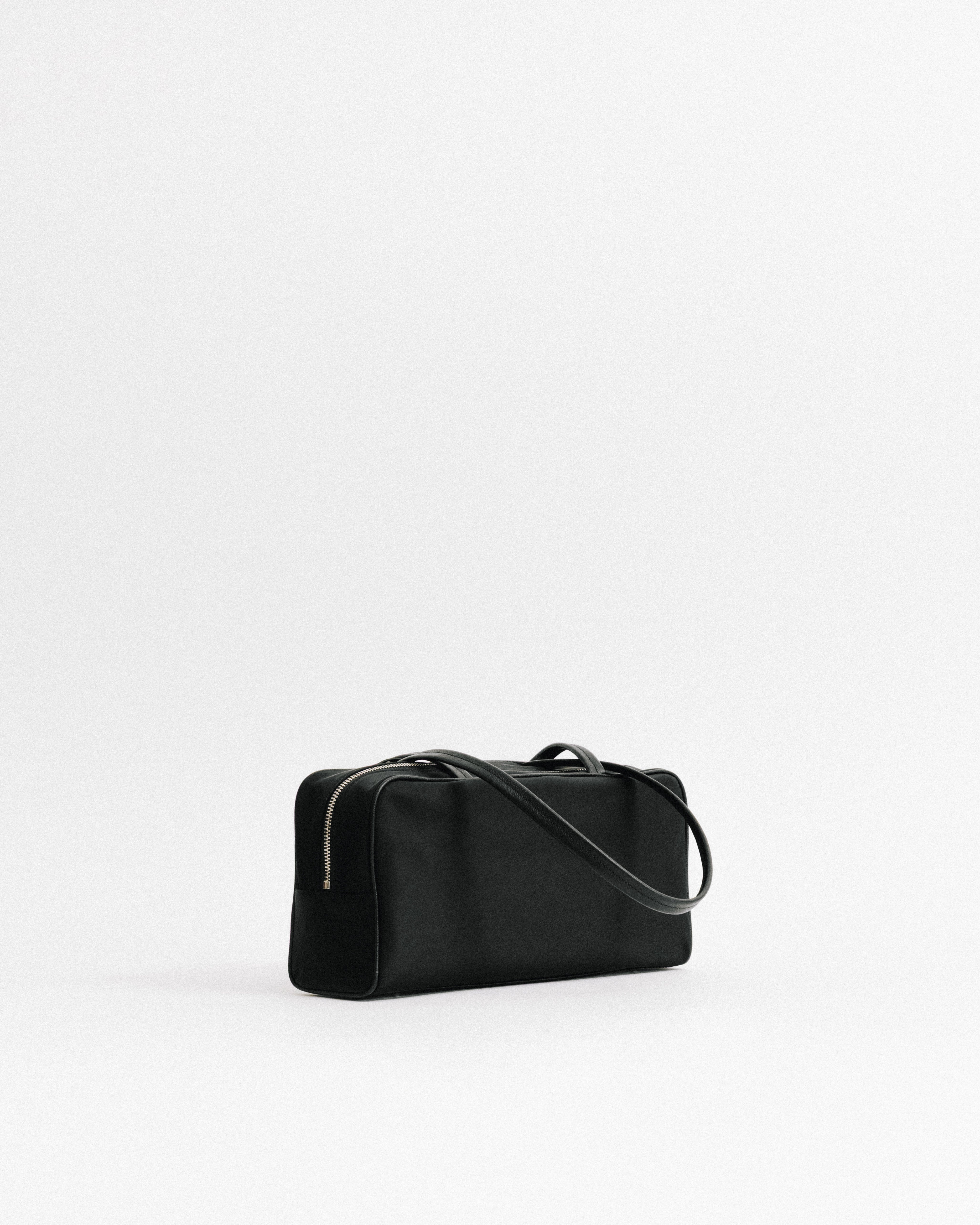 SAC LOQUET NYLON SMALL BLACK – TOUT Y EST JP