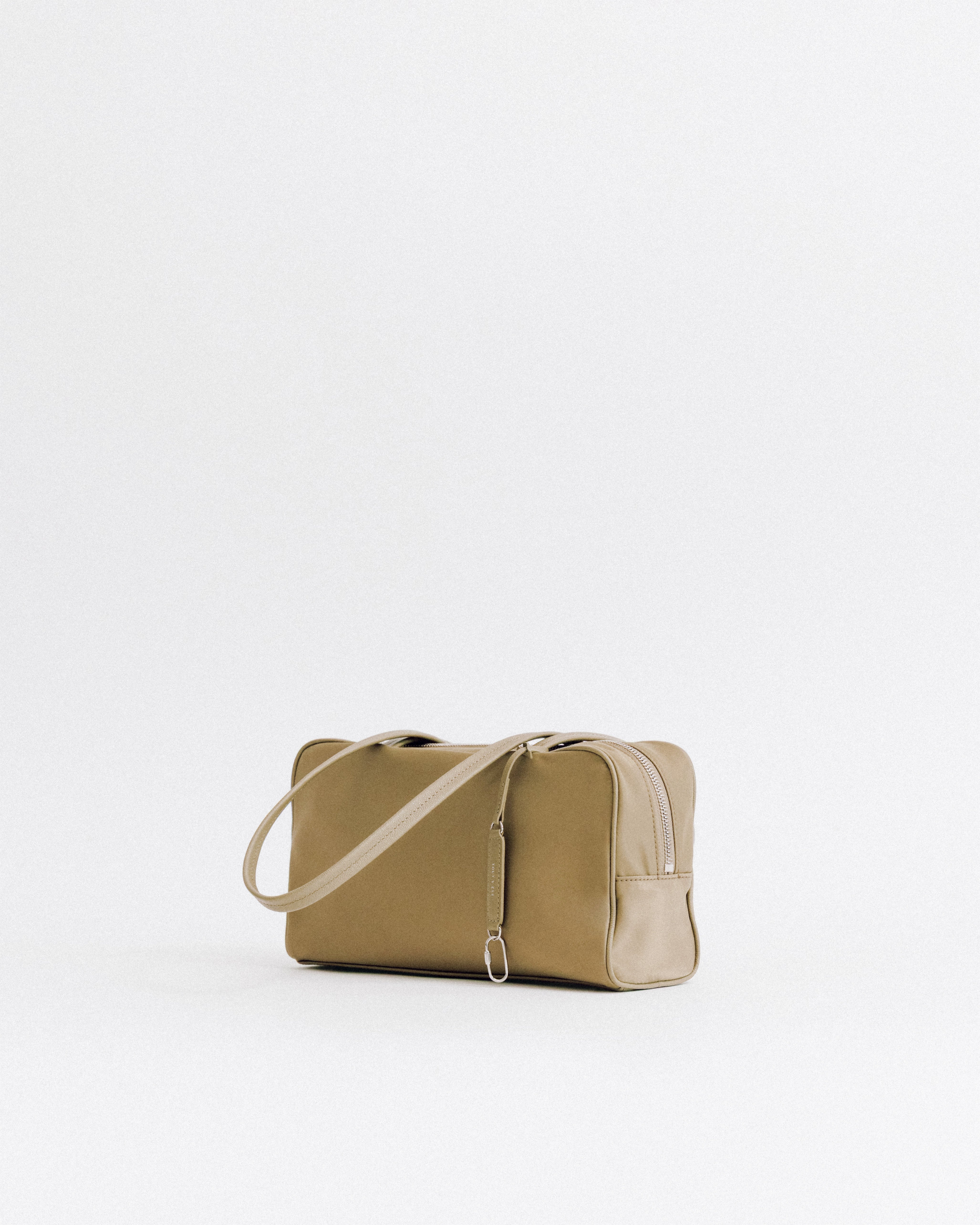 SAC LOQUET NYLON SMALL BEIGE – TOUT Y EST JP