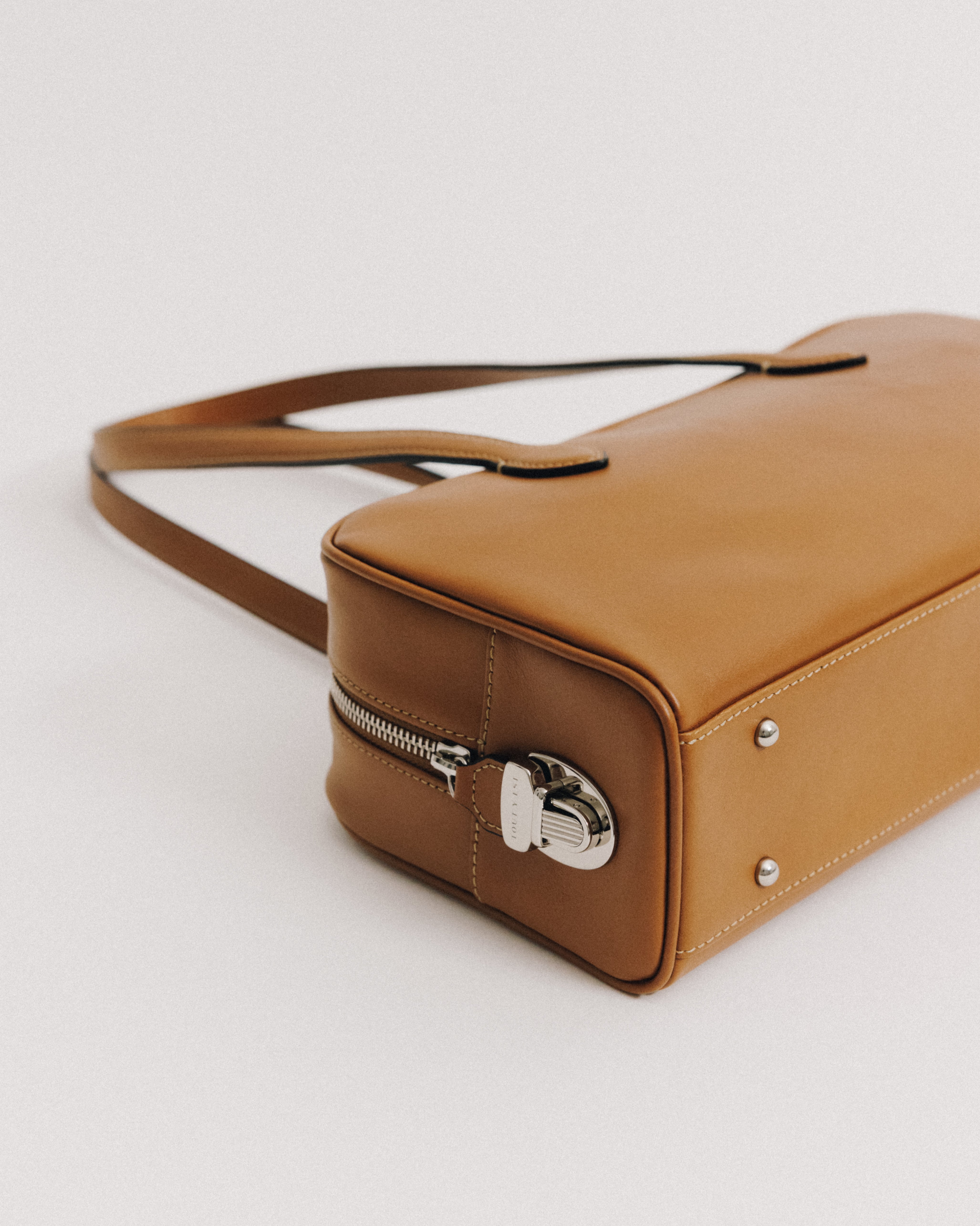 SAC LOQUET SMALL SOFT CARAMEL – TOUT Y EST JP