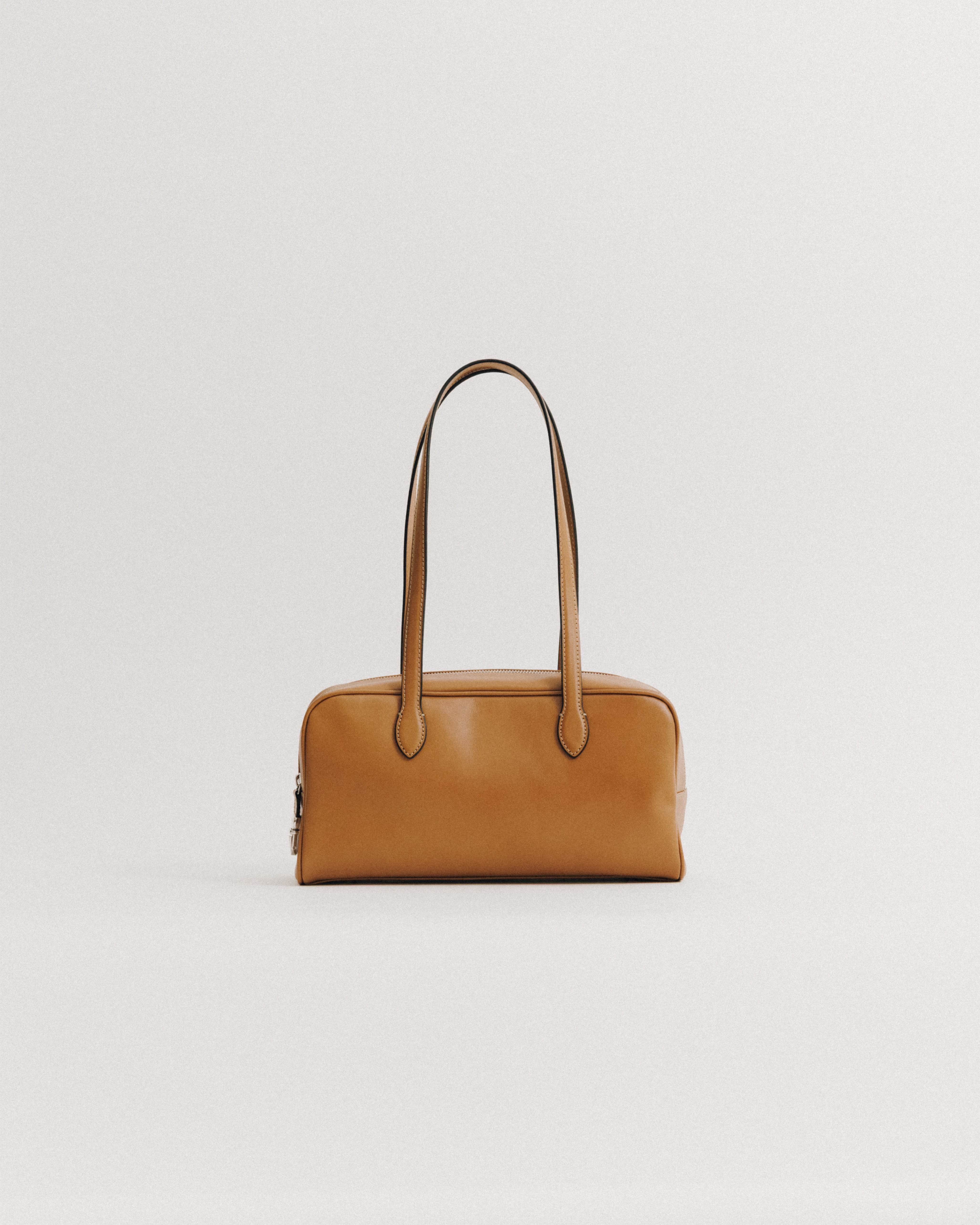 【値下げ中】TOUTYEST トゥティエ ロケスモールバッグ キャラメル SAC LOQUET SMALL SOFT CARAMEL – TOUT Y EST JP