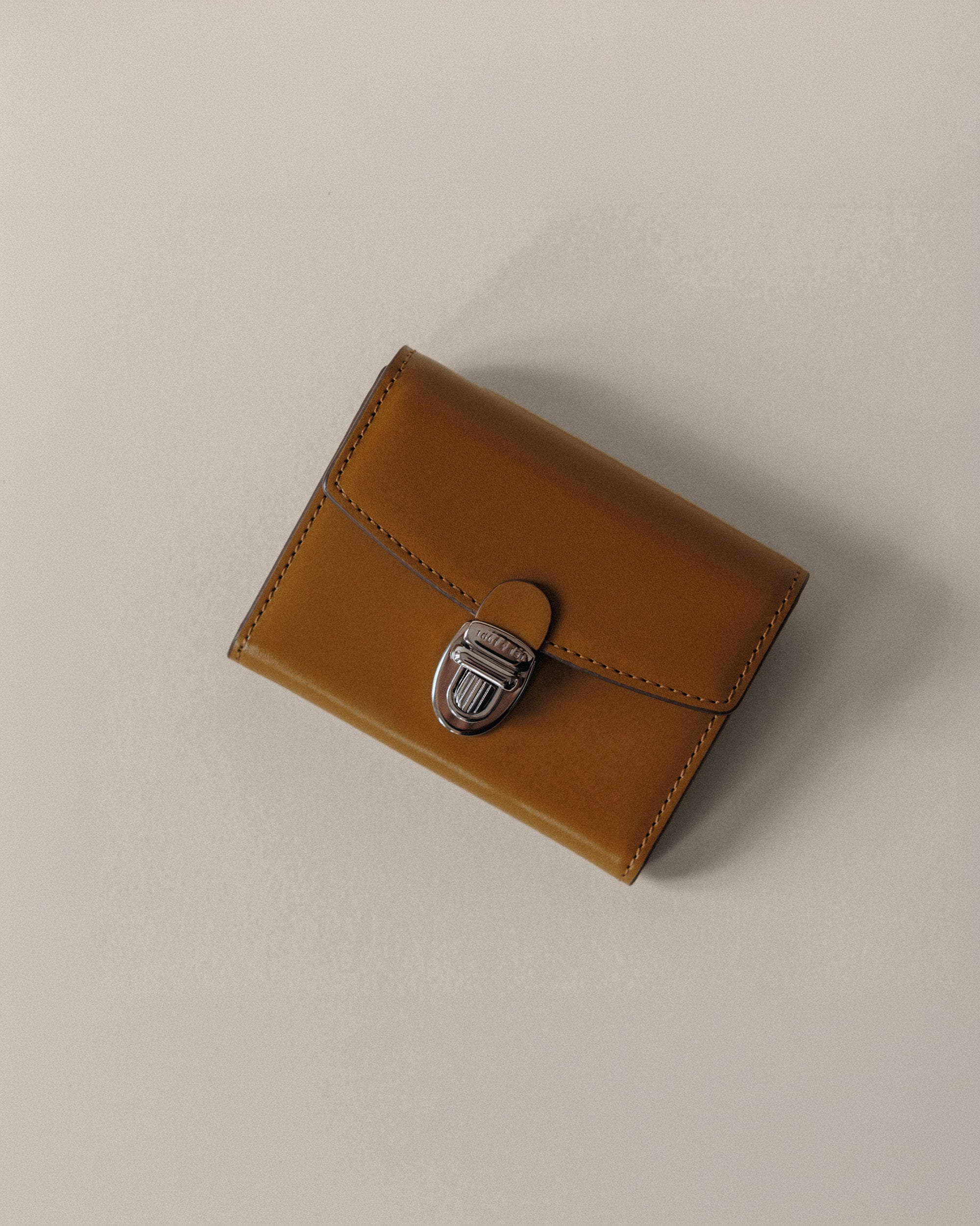 PORTE CARTES LOQUET CARAMEL – TOUT Y EST JP
