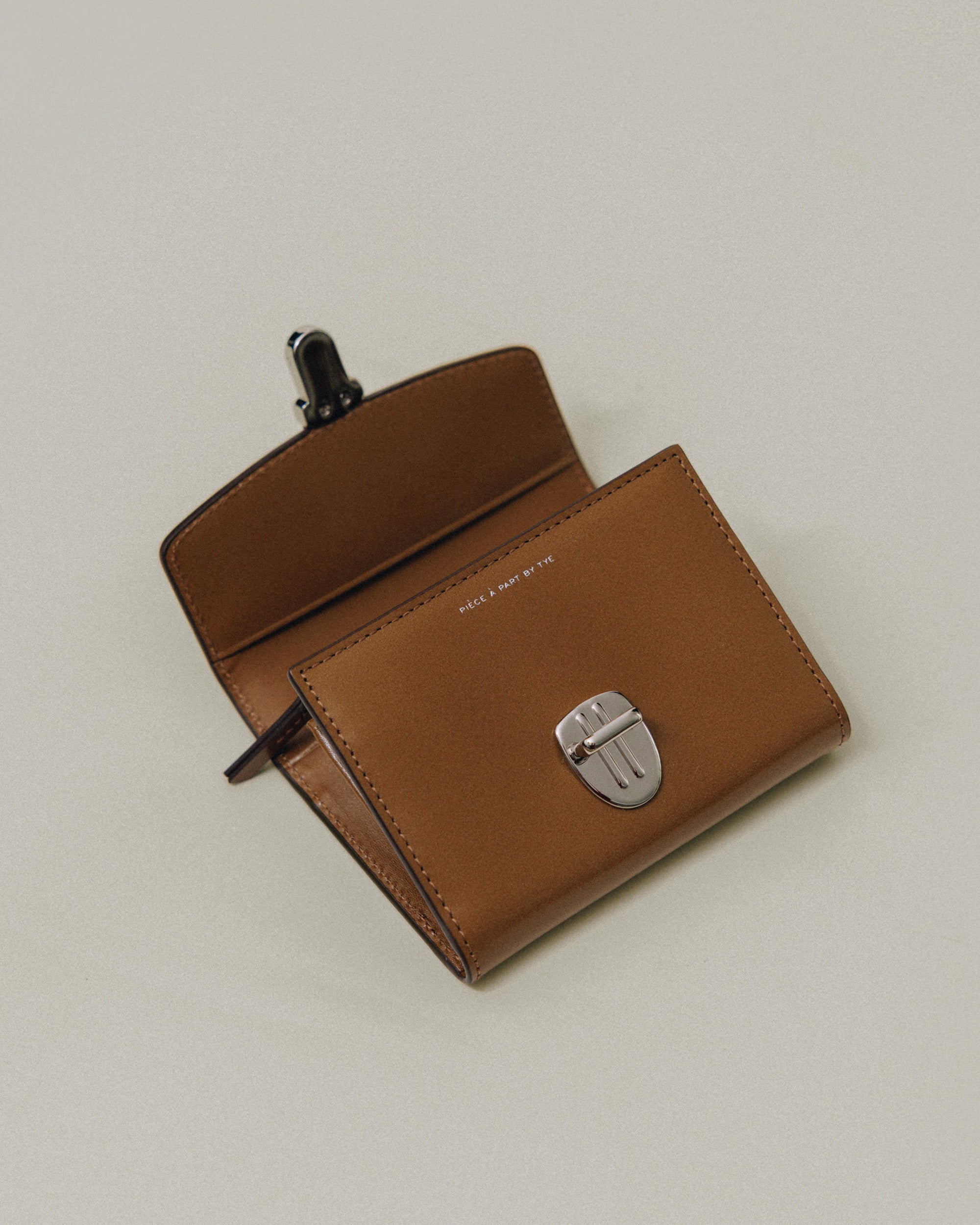 PORTE CARTES LOQUET CARAMEL – TOUT Y EST JP