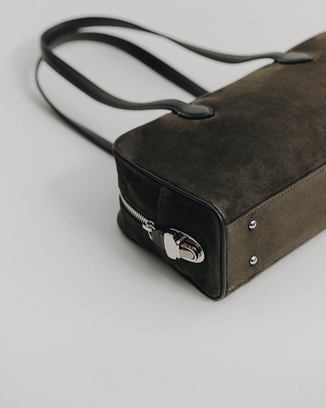 SAC LOQUET SMALL SUEDE KHAKI – TOUT Y EST JP