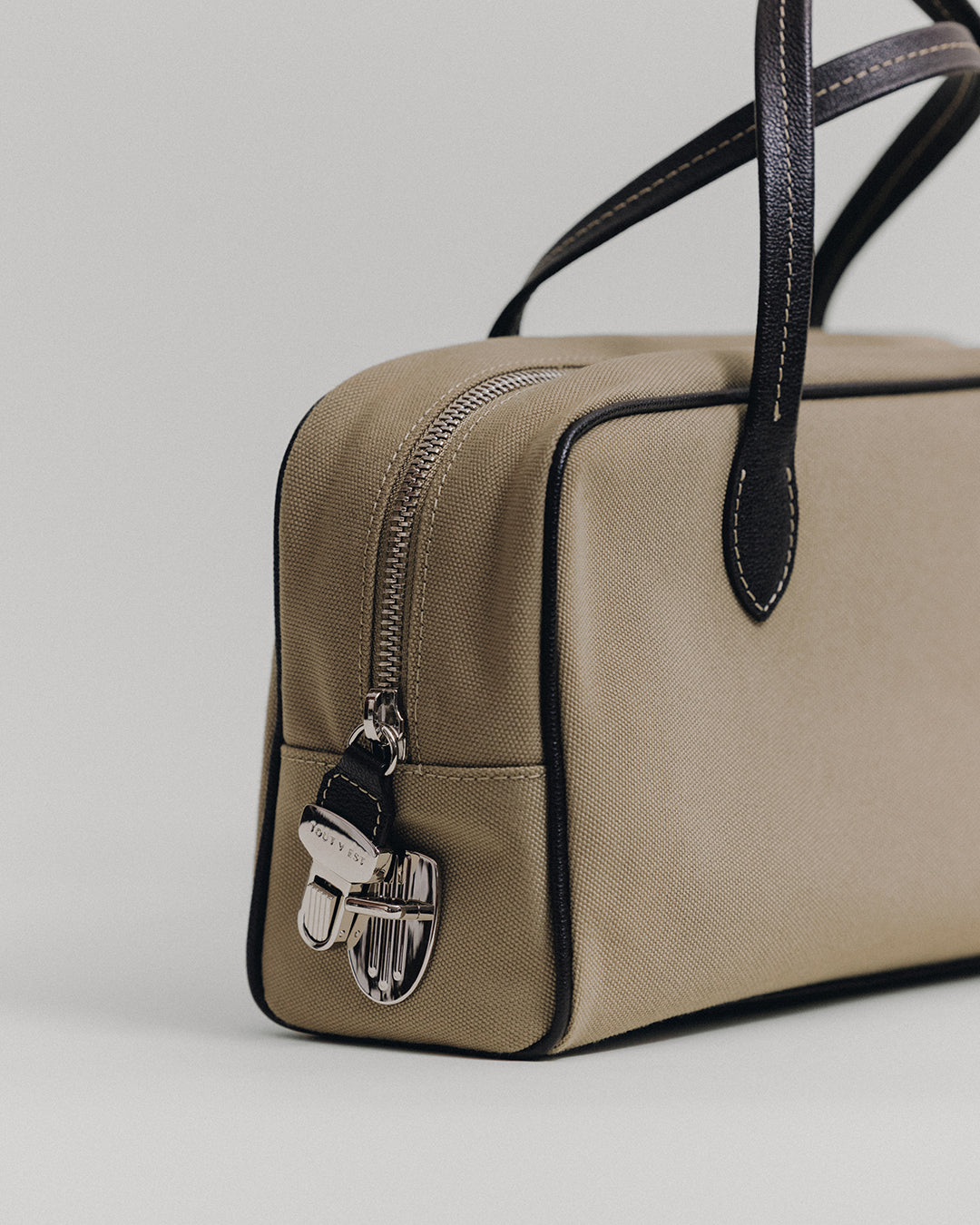 TOUT Y EST SAC LOQUET TOILE SMALL トゥティエ SAC LOQUET TOILE SMALL BLACK – TOUT Y EST JP