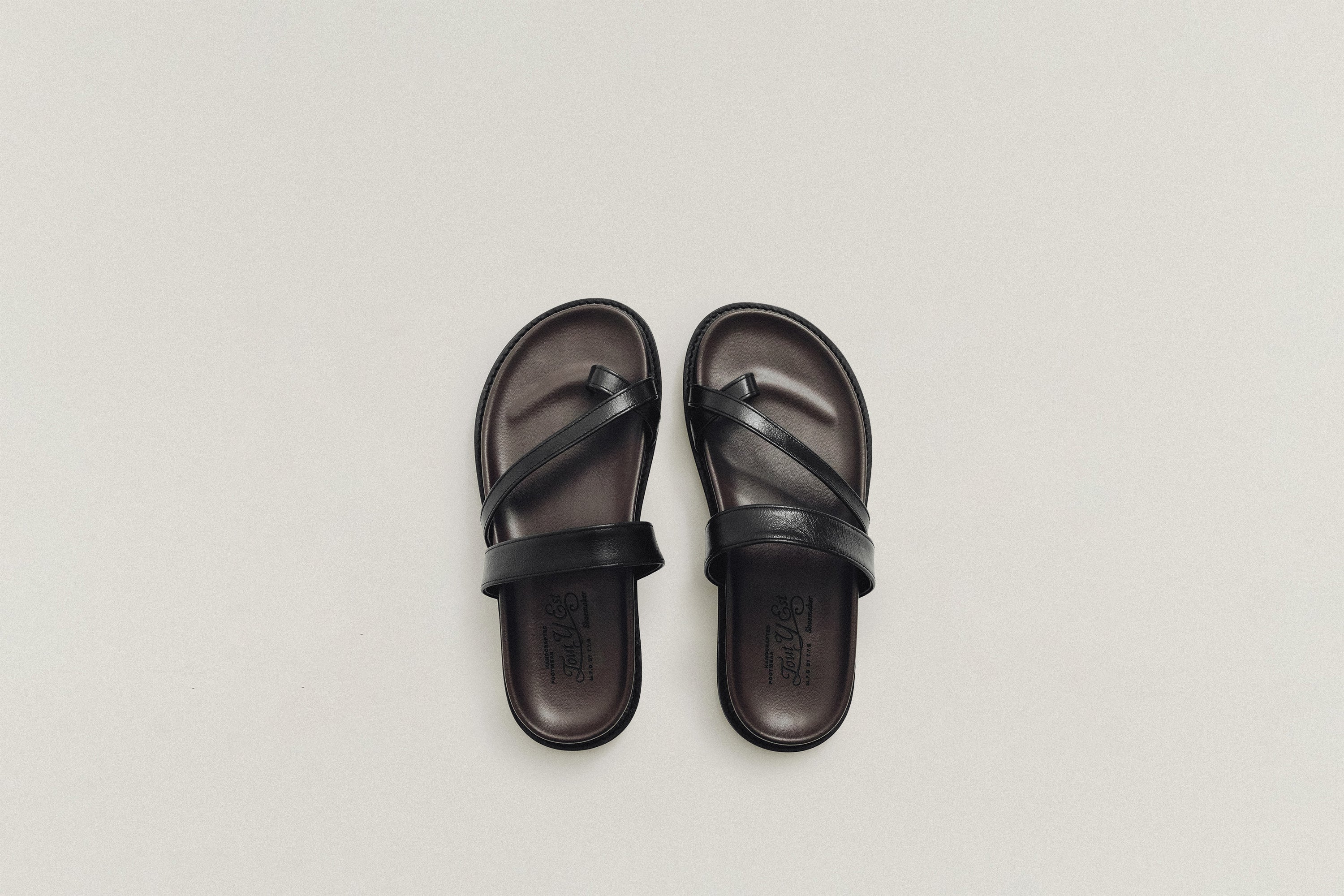 SHOES – TOUT Y EST JP