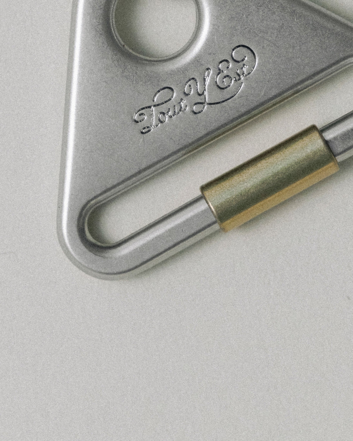 PORTE CLÉS TRIANGLE SILVER