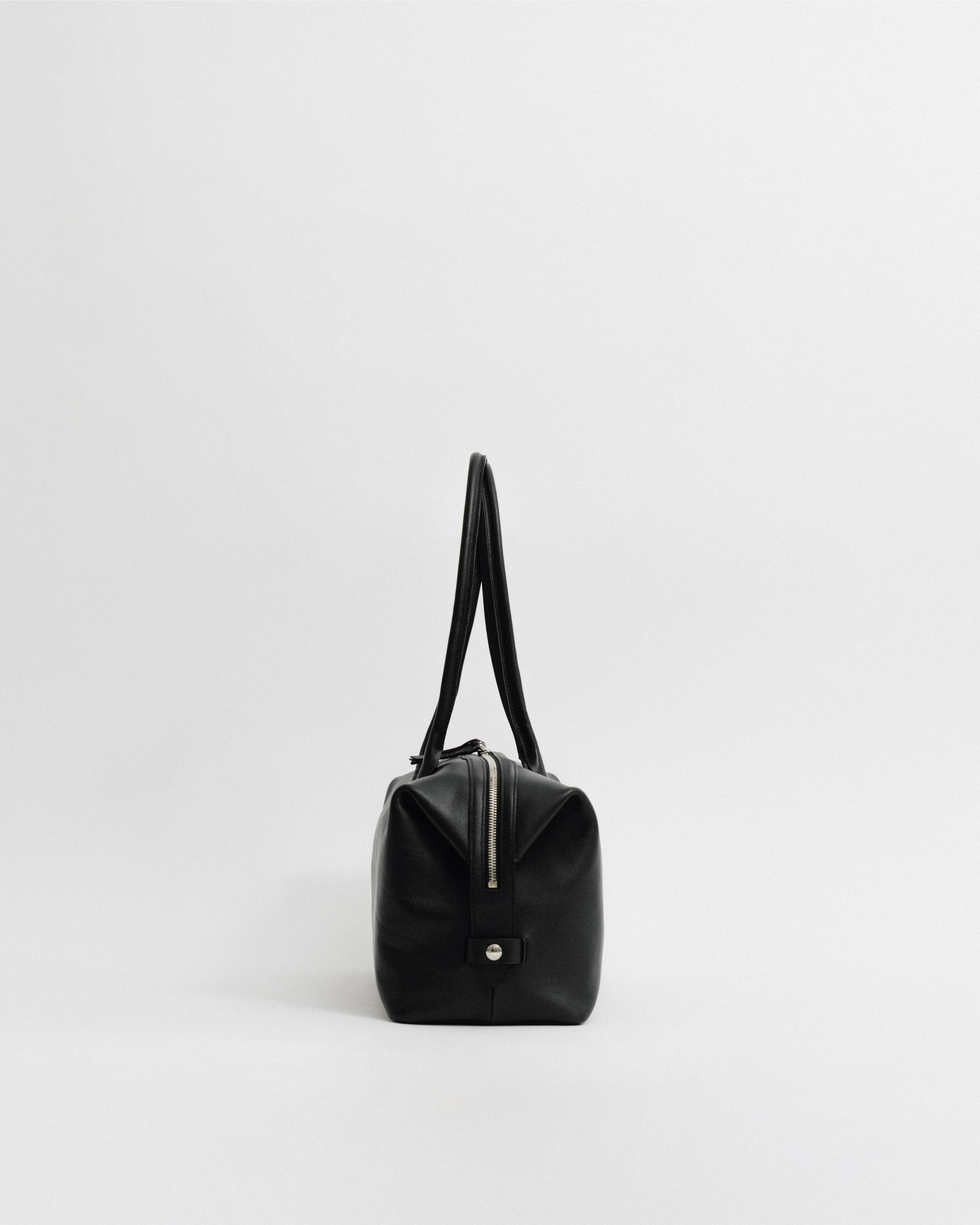 TOUT Y ESTトゥティエ SAC PATTE 黒パテバッグ　美品♪韓国 SAC PATTE BLACK – TOUT Y EST JP
