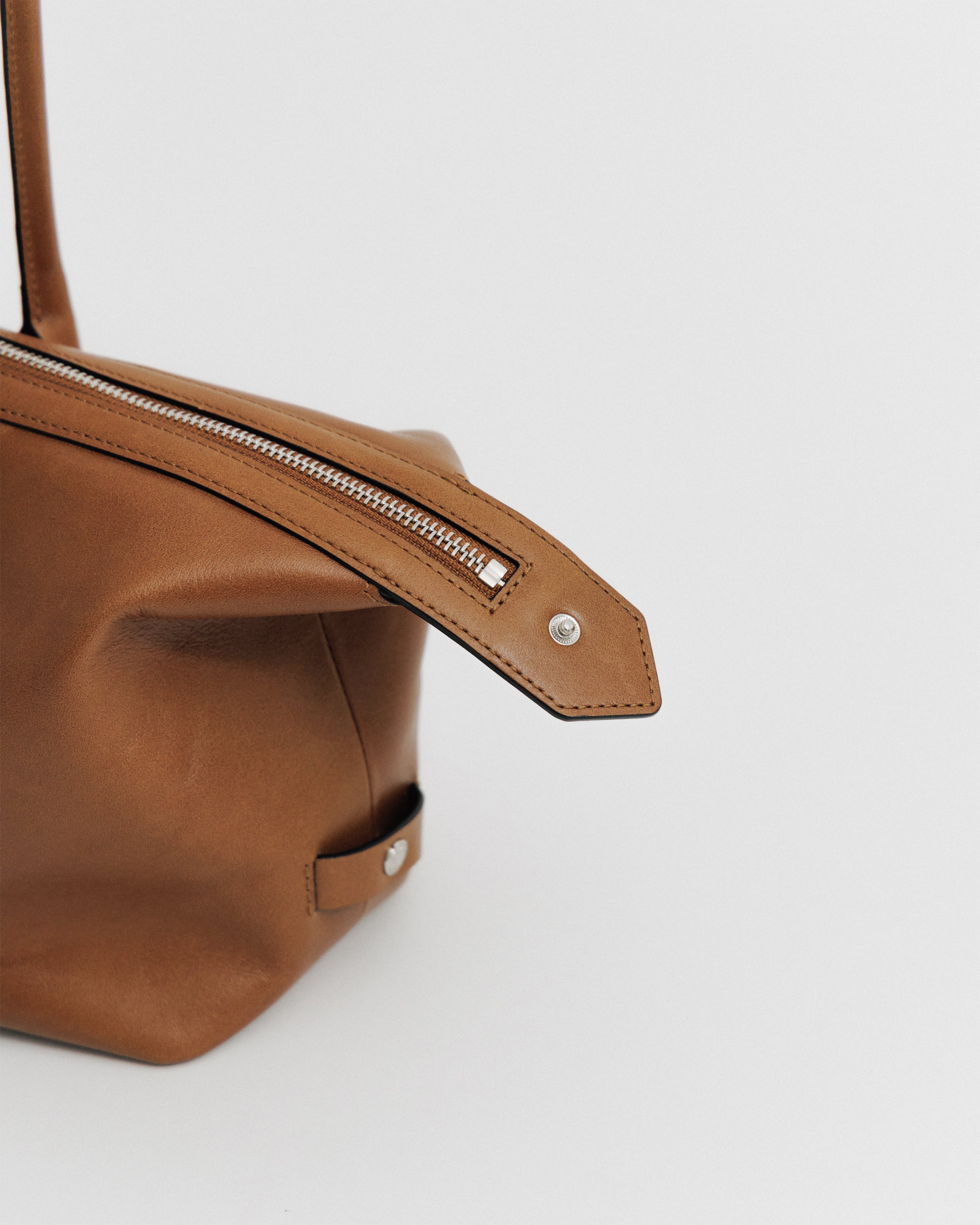 SAC PATTE SMALL CAMEL – TOUT Y EST JP