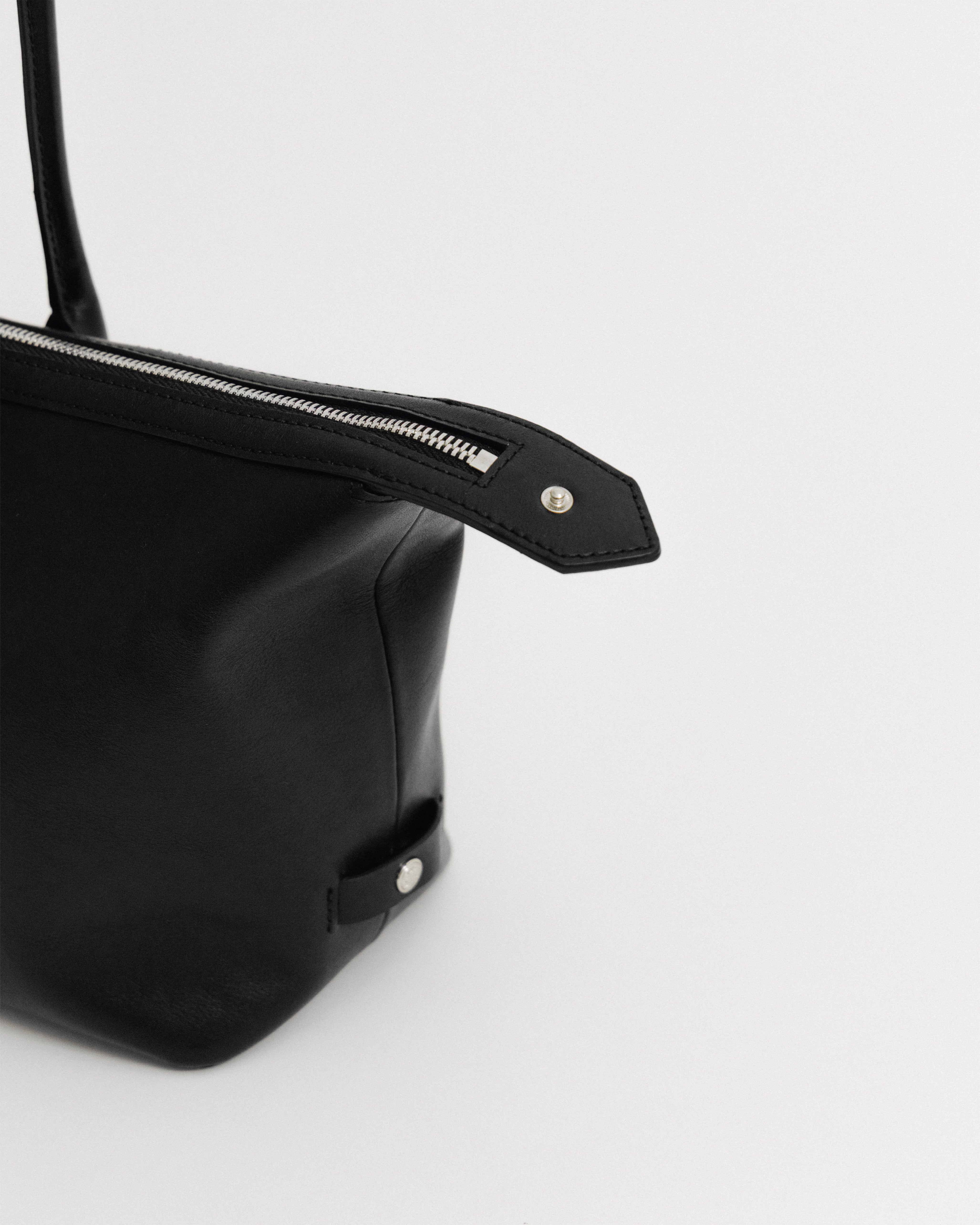 SAC PATTE SMALL BLACK – TOUT Y EST JP
