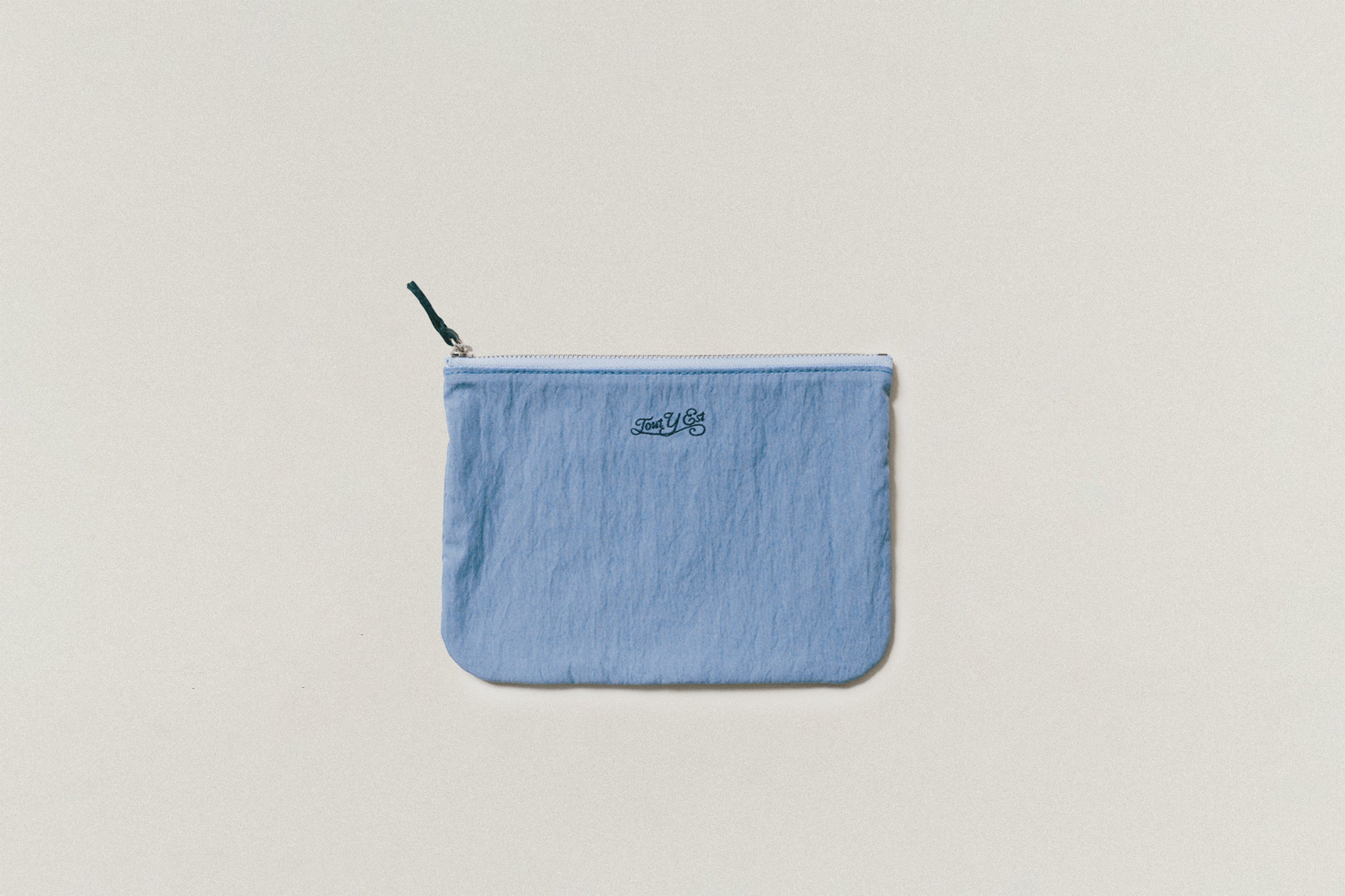 POUCH – TOUT Y EST JP