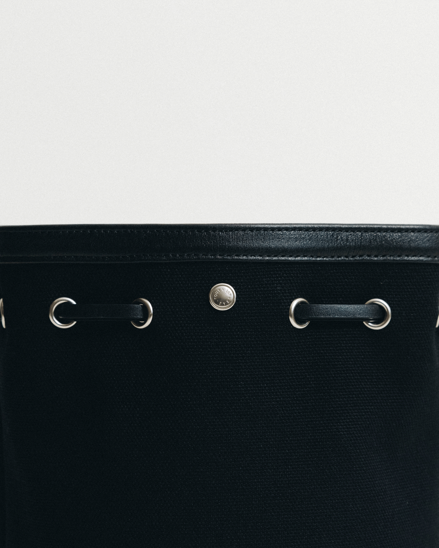 SAC COQUILLE BUCKET MINI BLACK