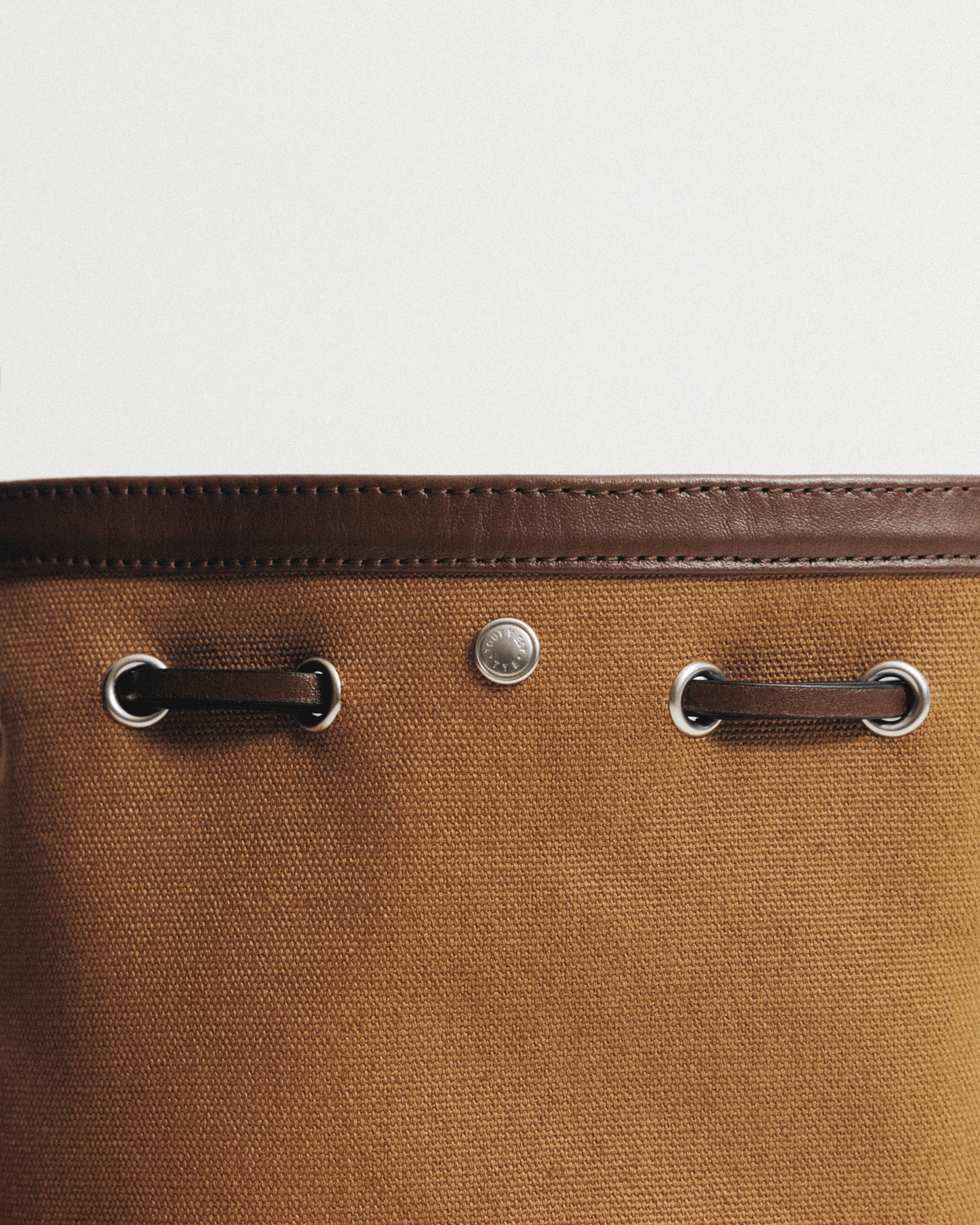 SAC COQUILLE BUCKET MINI TAN