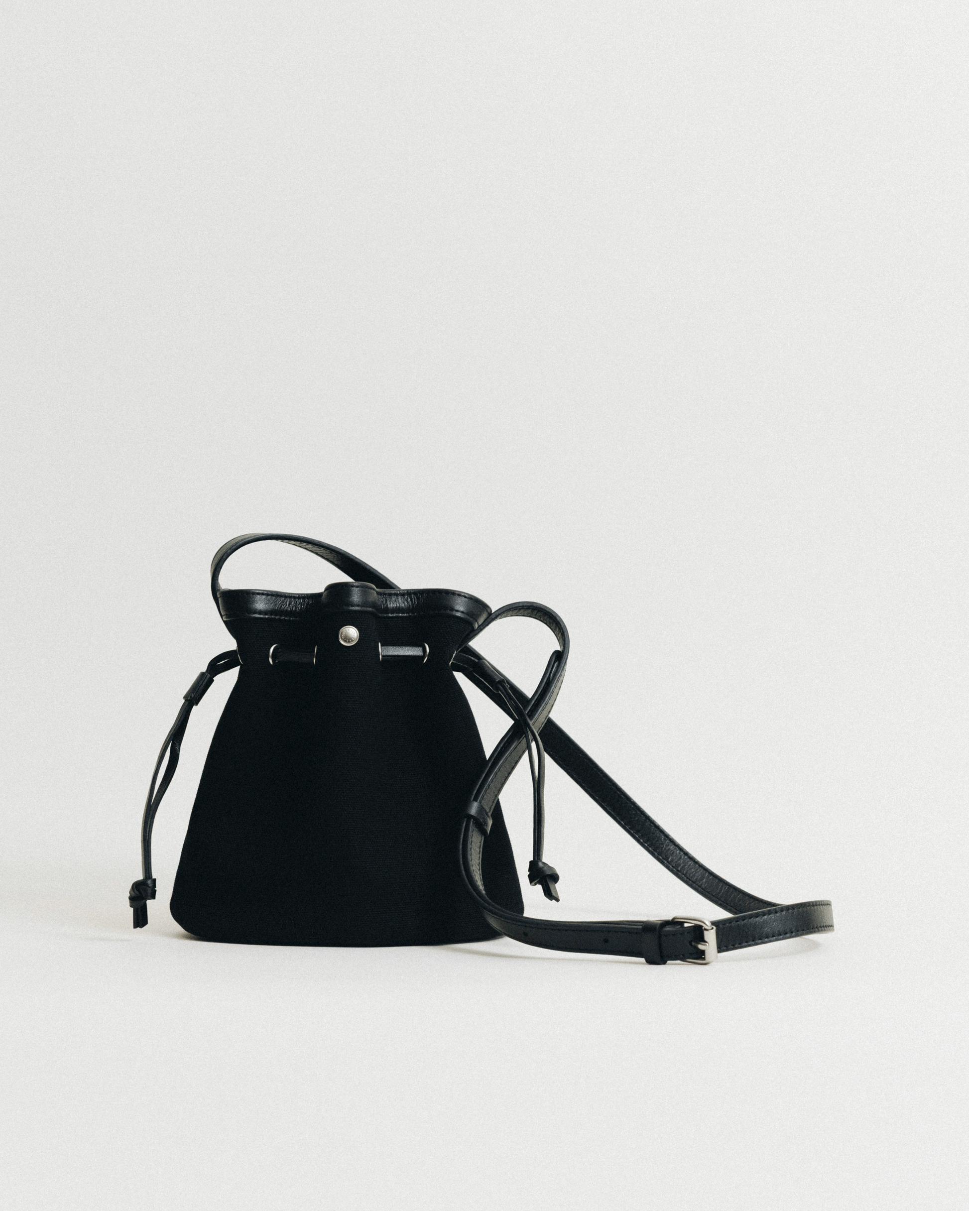SAC COQUILLE BUCKET MINI BLACK – TOUT Y EST JP SAC COQUILLE BUCKET MINI BLACK – TOUT Y EST JP