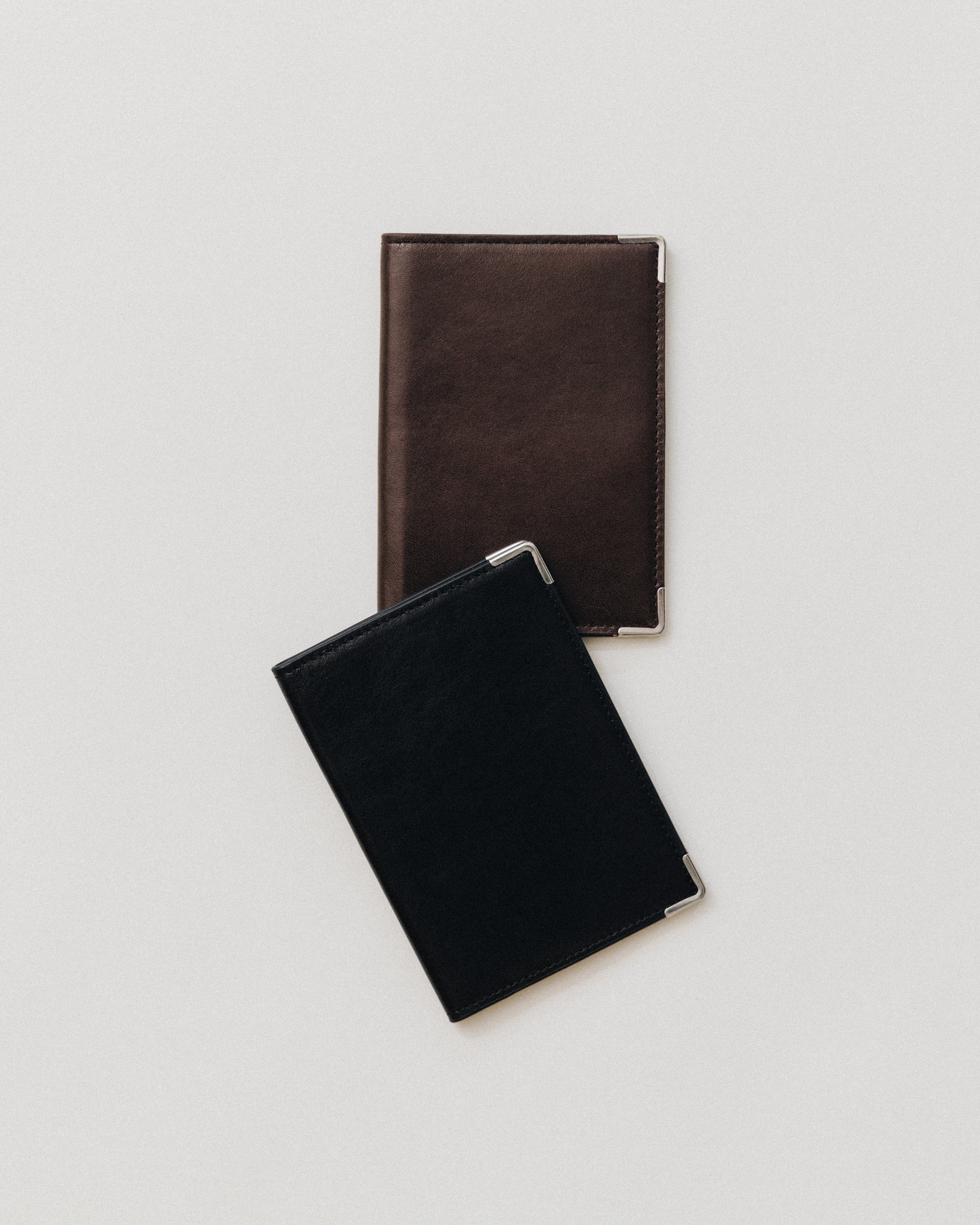 VOYAGE COUVERTURE BROWN – TOUT Y EST JP
