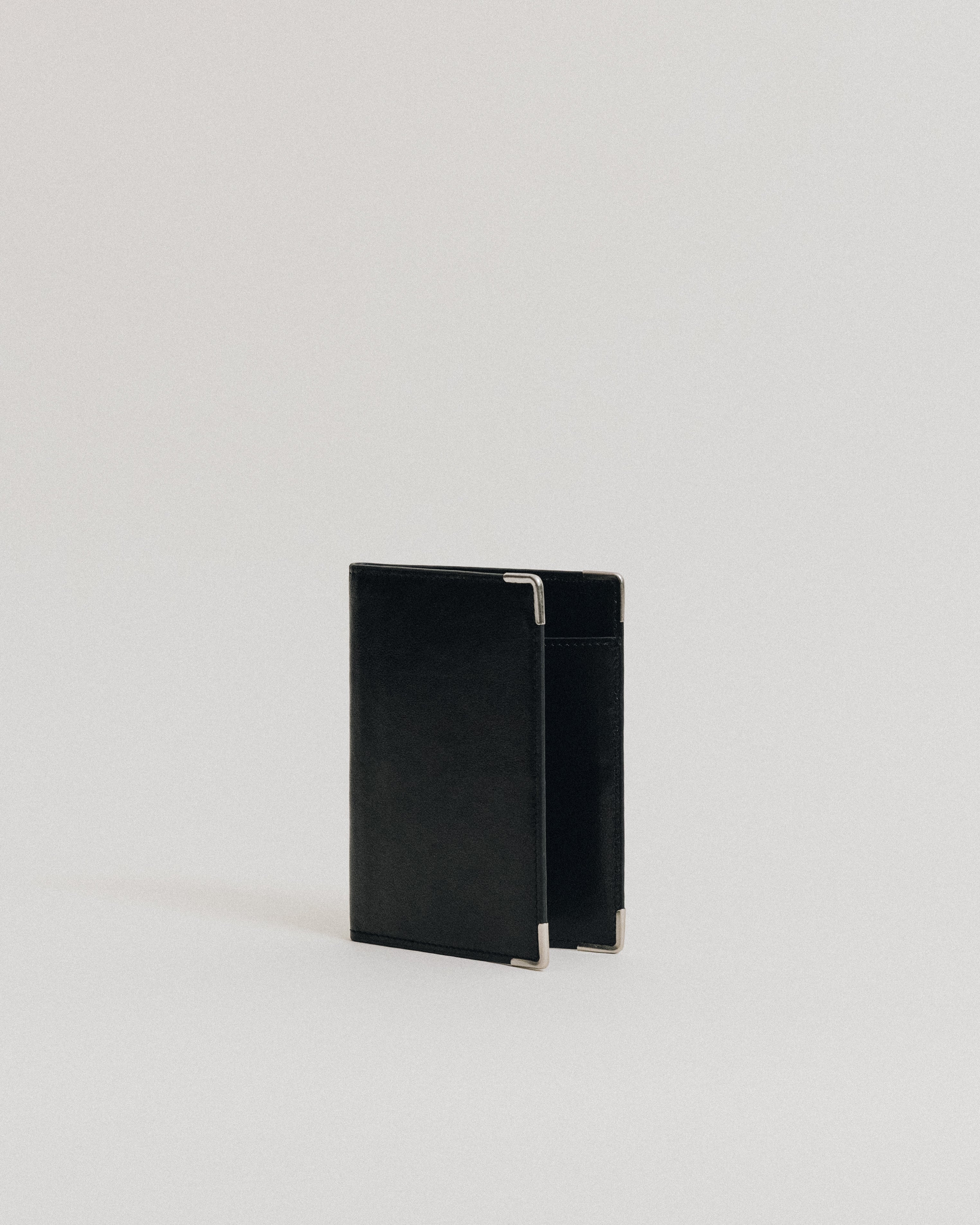 TOUT Y EST トラベルカバー パスポートケース VOYAGE COUVERTURE BLACK – TOUT Y EST JP
