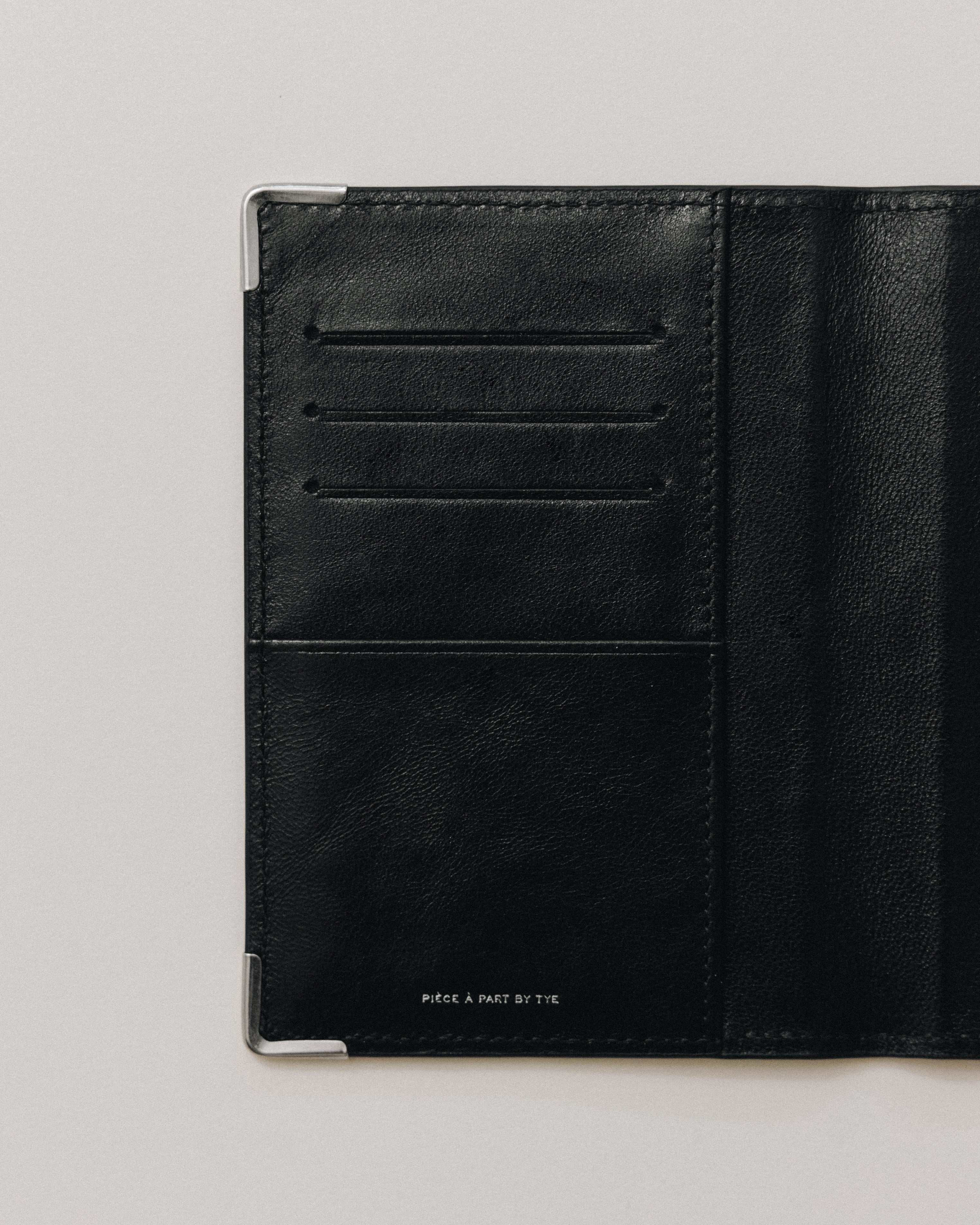 VOYAGE COUVERTURE BLACK – TOUT Y EST JP