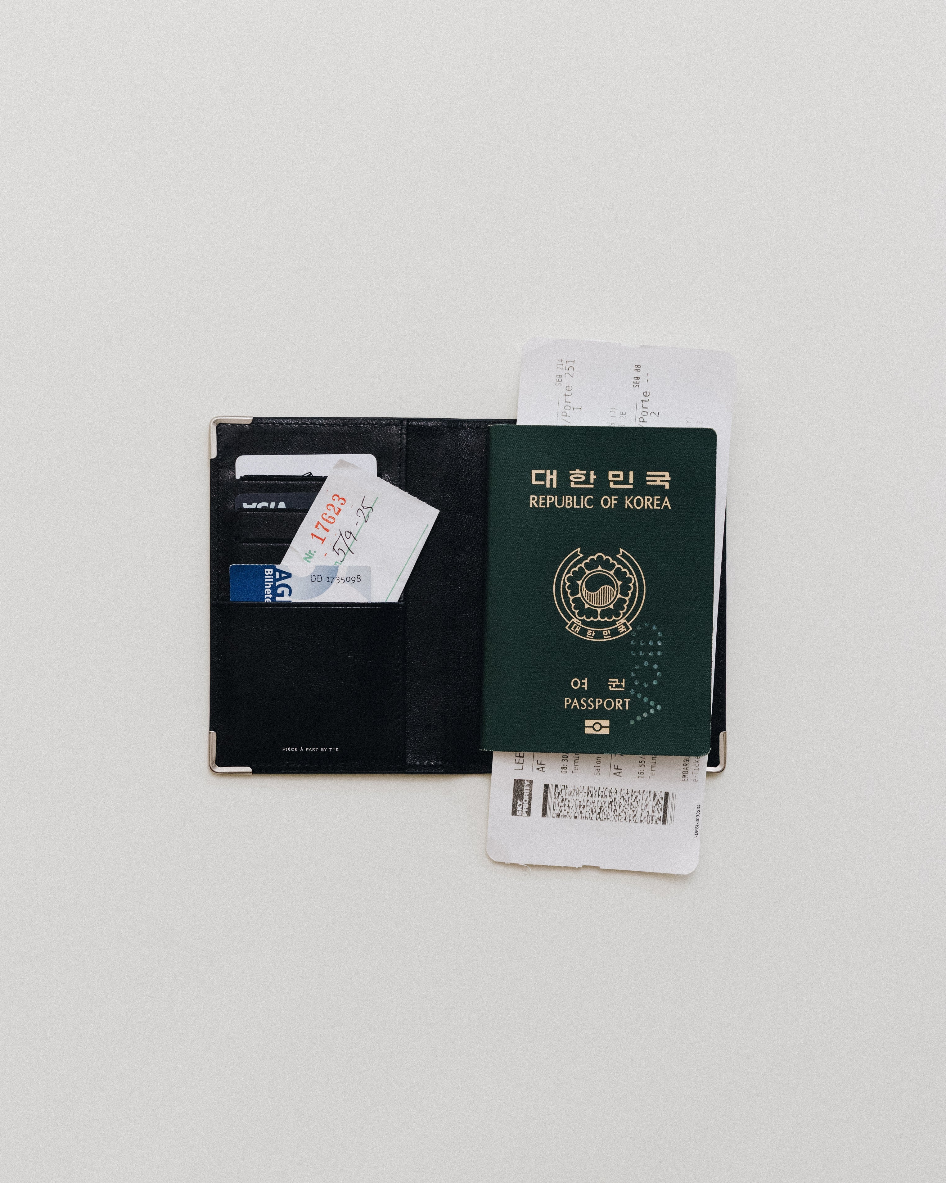 TOUT Y EST トラベルカバー パスポートケース VOYAGE COUVERTURE BLACK – TOUT Y EST JP