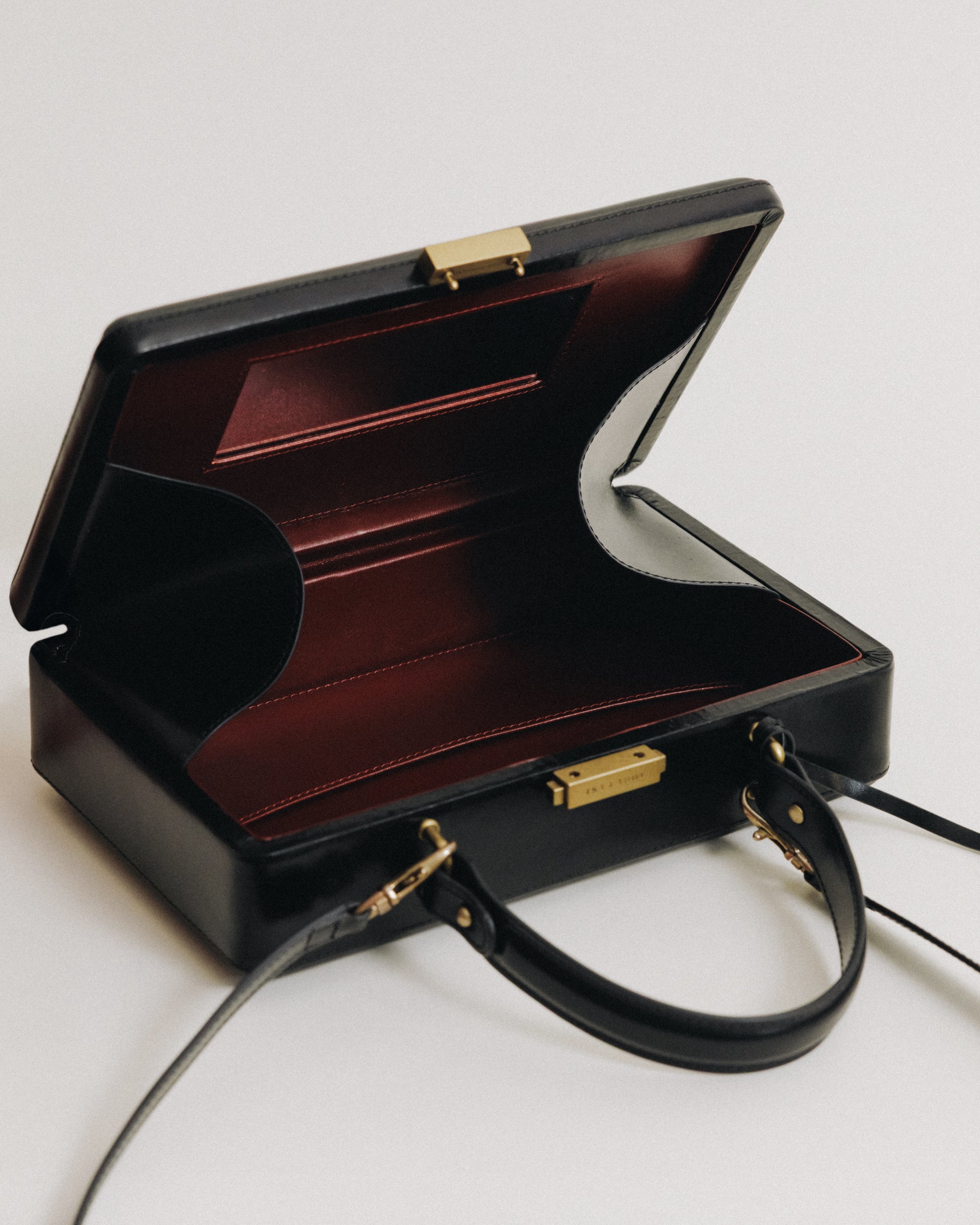 [日本数量限定] SAC CAISSE BLACK