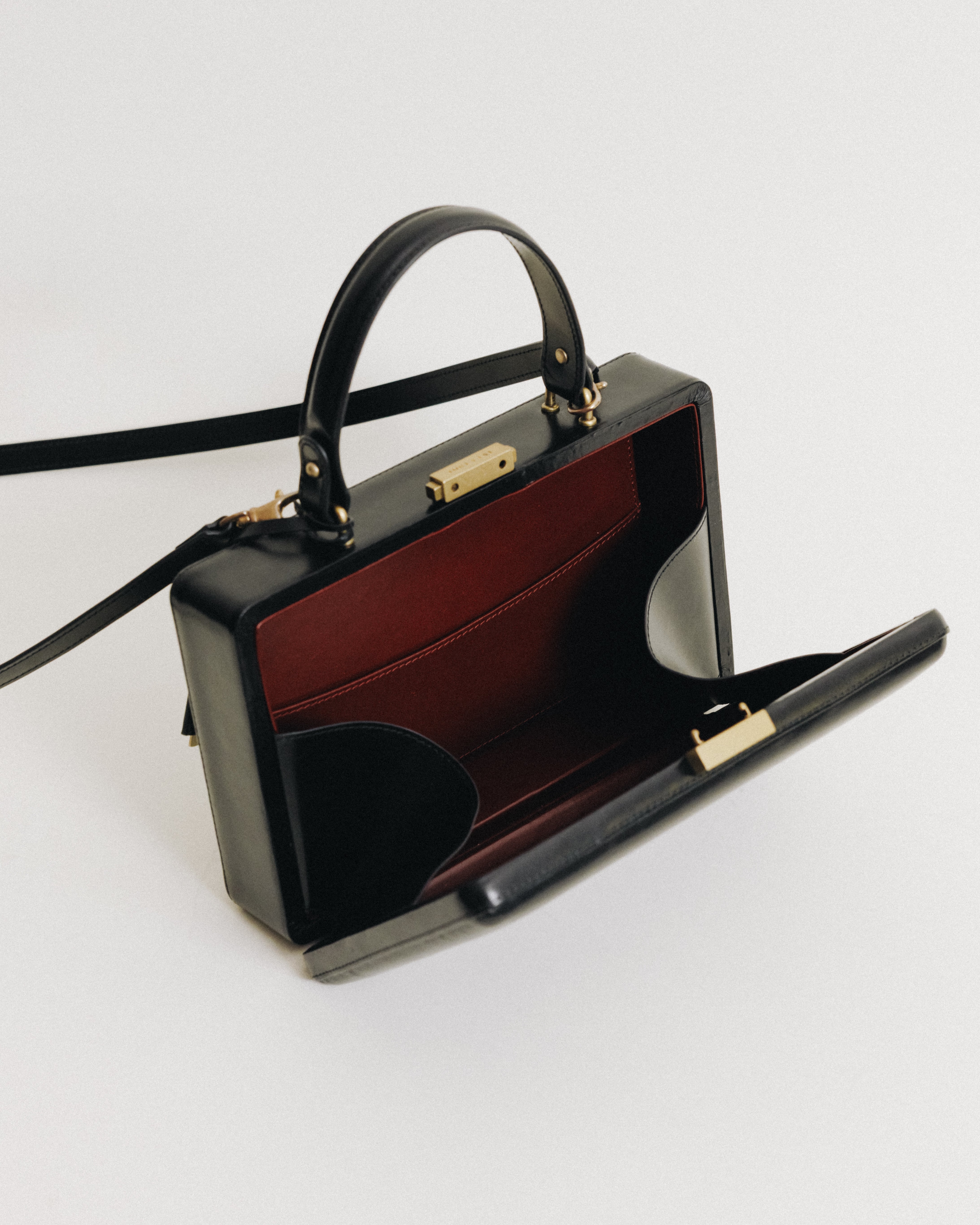 日本数量限定] SAC CAISSE BLACK – TOUT Y EST JP