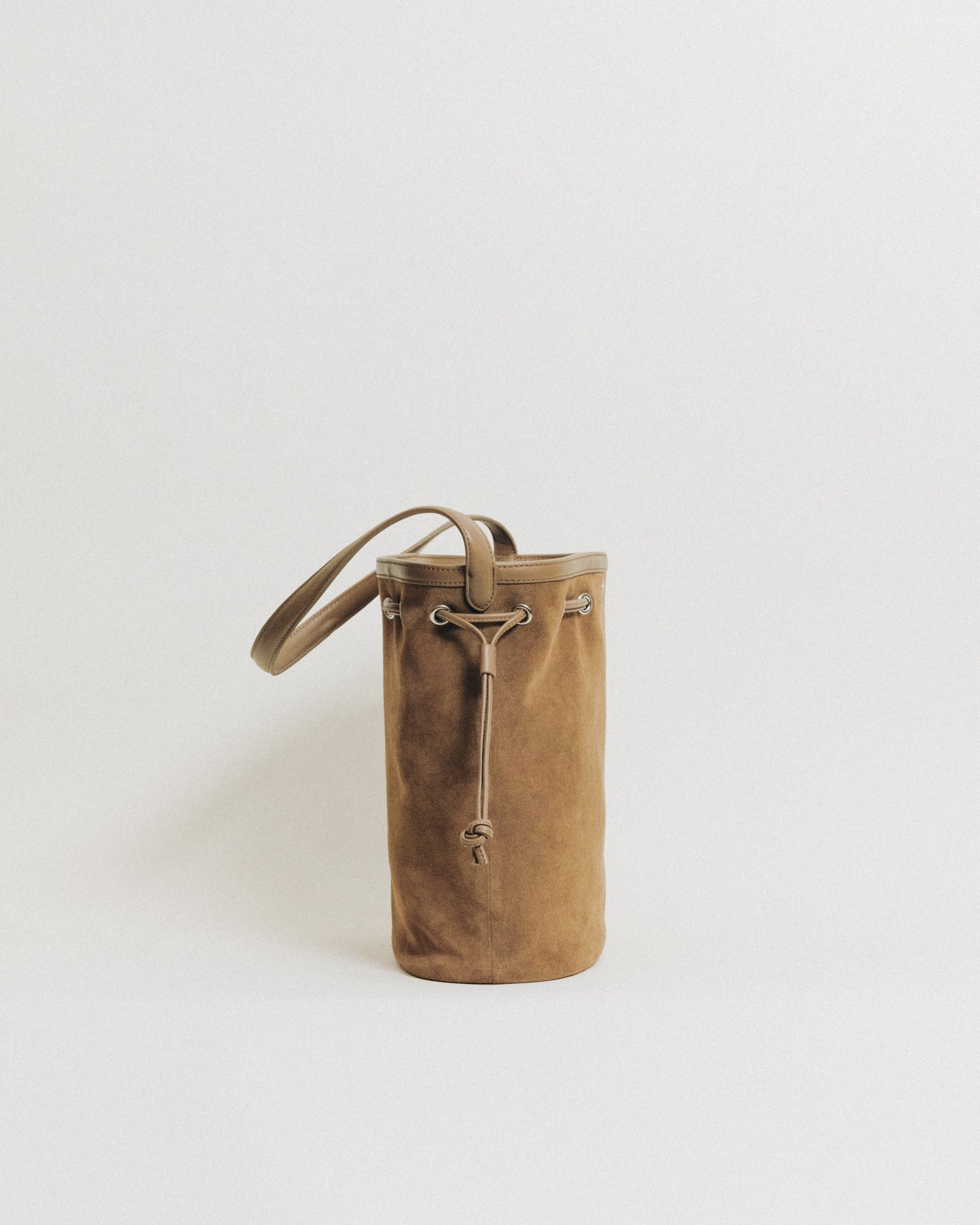 SAC COQUILLE BUCKET SUEDE BEIGE