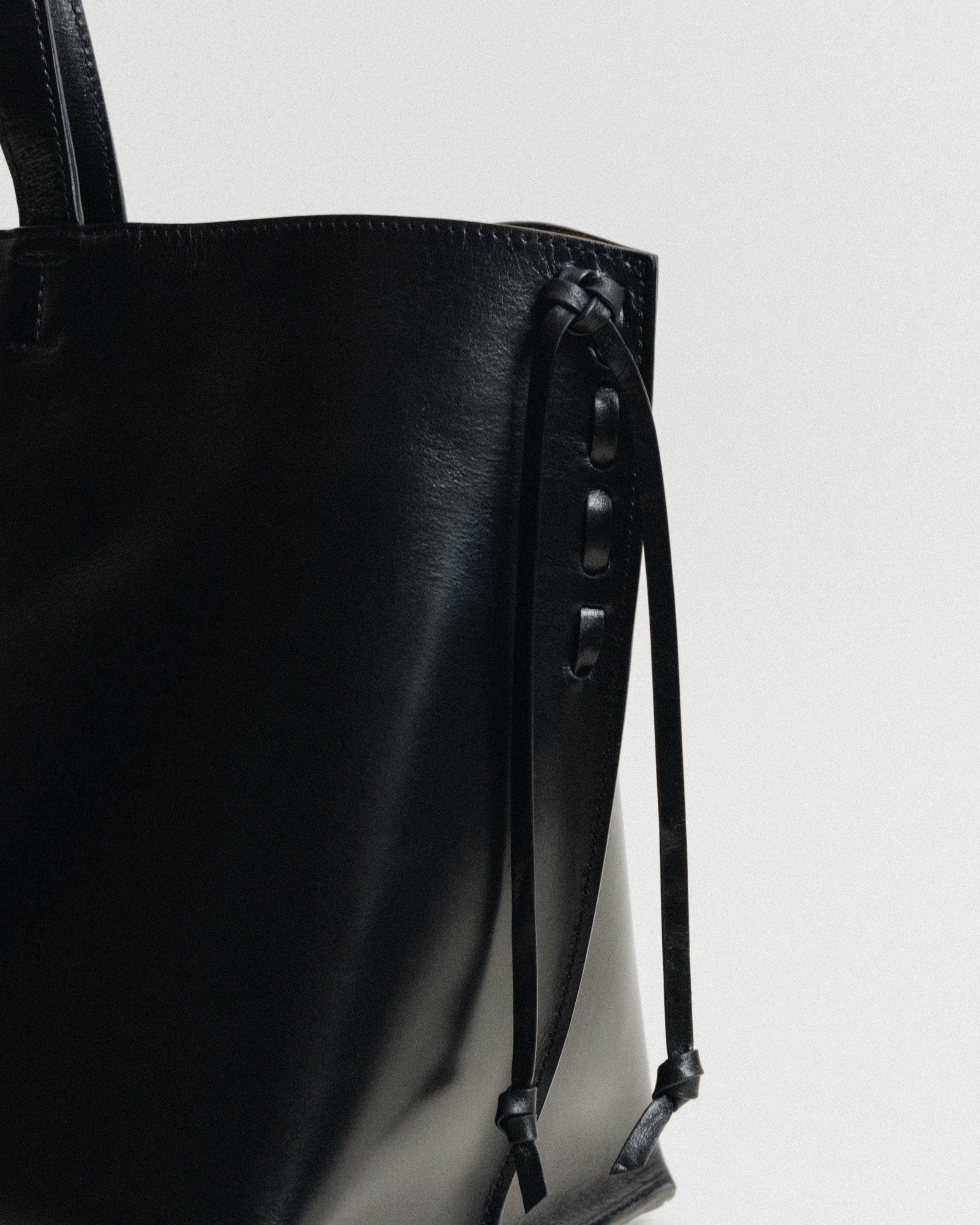 SAC TRESSÉ BLACK – TOUT Y EST JP