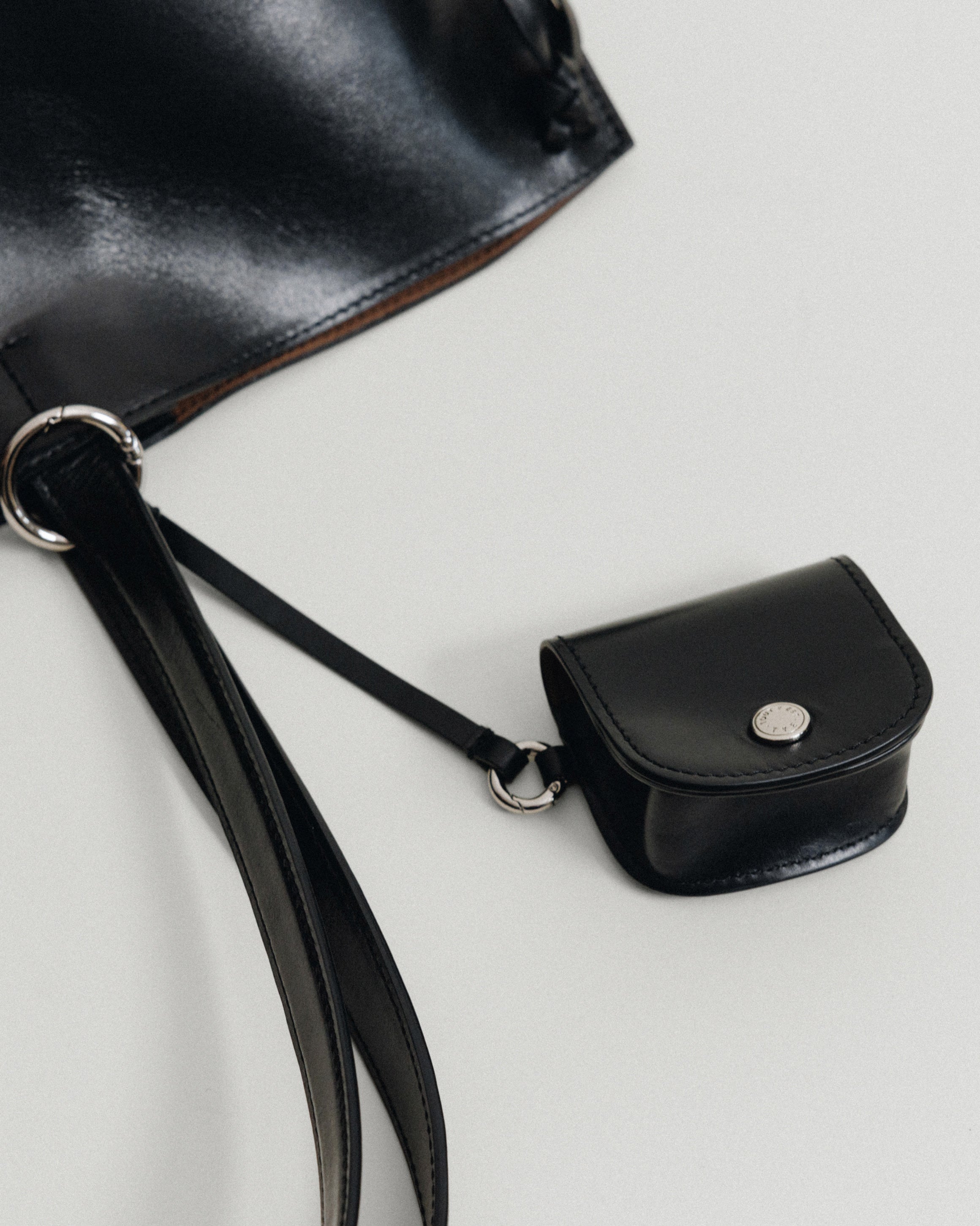SAC TRESSÉ BLACK – TOUT Y EST JP
