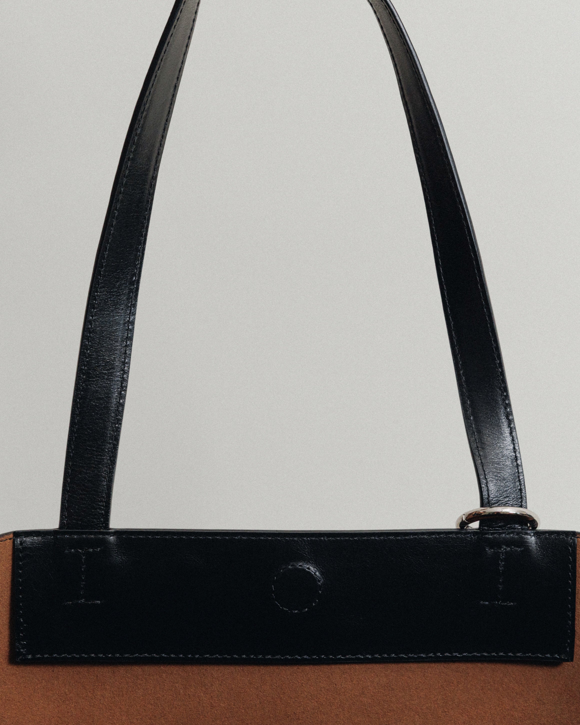 TOUT Y EST トレセバッグ ブラックL SAC TRESSÉ BLACK – TOUT Y EST JP