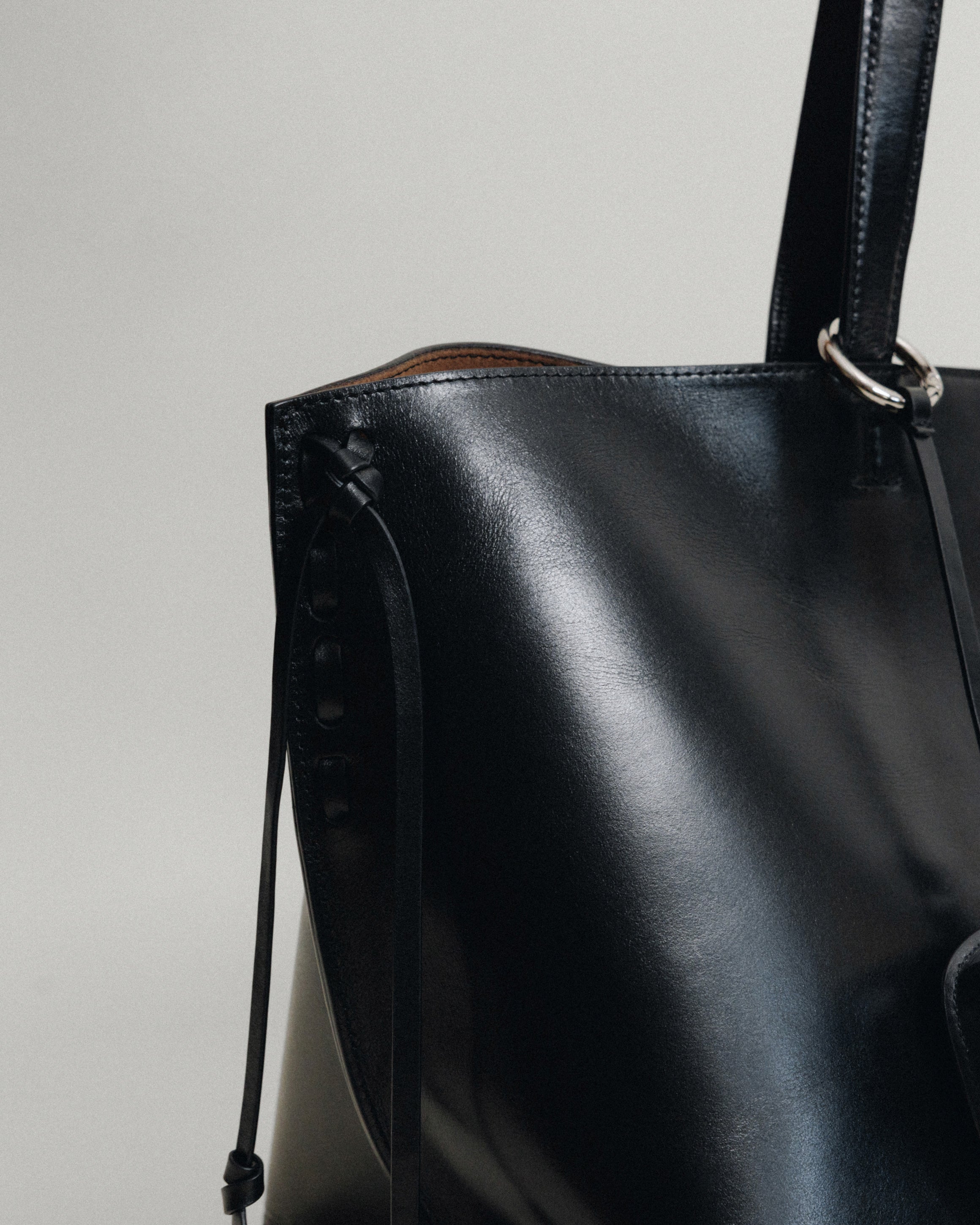 SAC TRESSÉ BLACK – TOUT Y EST JP