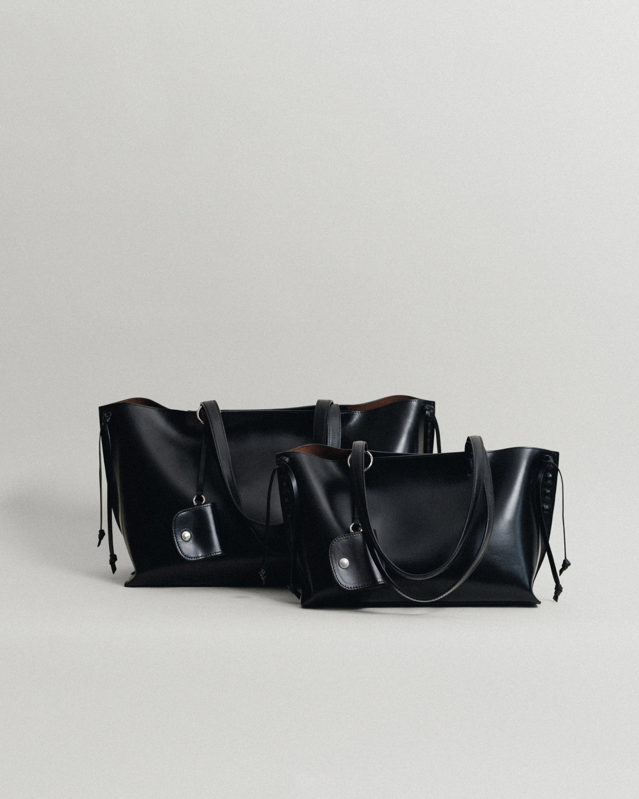 TOUT Y EST トレセバッグ ブラックL SAC TRESSÉ BLACK – TOUT Y EST JP