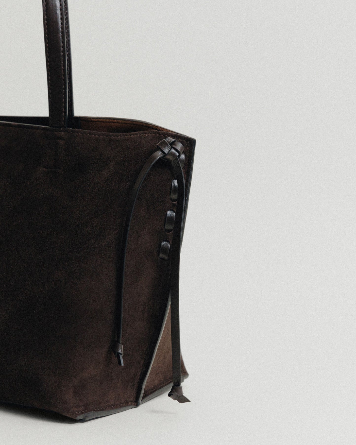 SAC TRESSÉ SMALL SUEDE BROWN