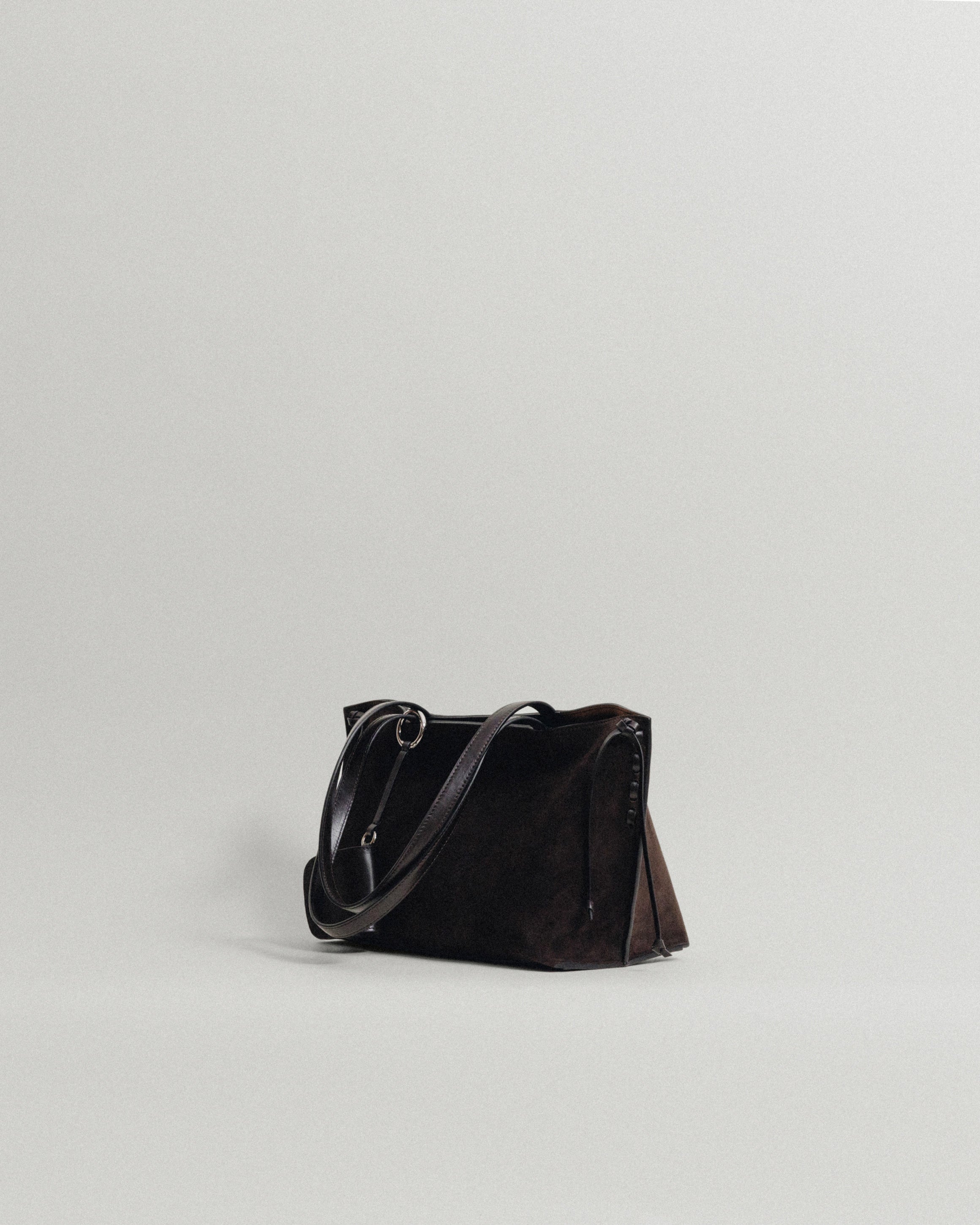 SAC TRESSÉ SMALL SUEDE BROWN – TOUT Y EST JP