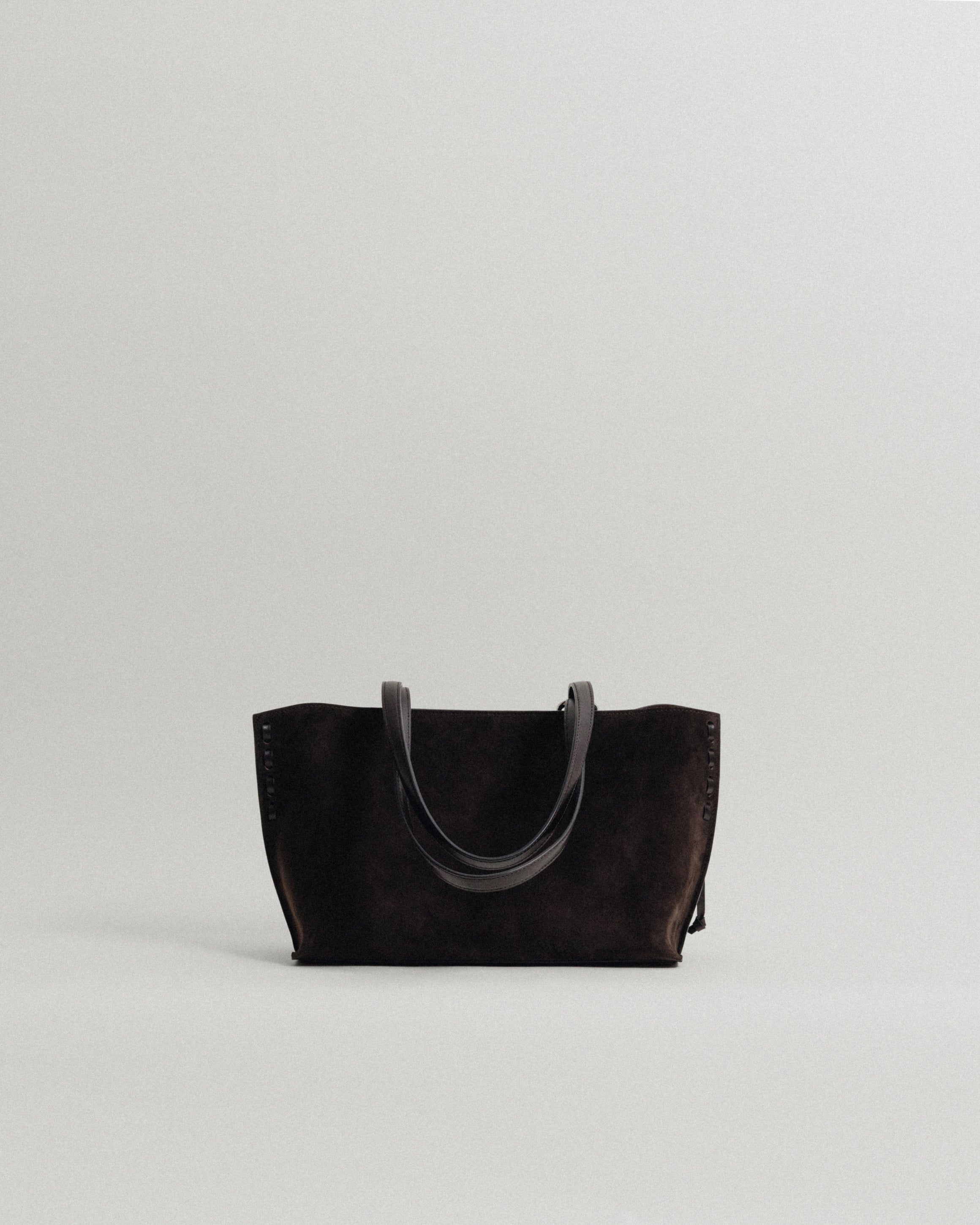 SAC TRESSÉ SMALL SUEDE BROWN – TOUT Y EST JP
