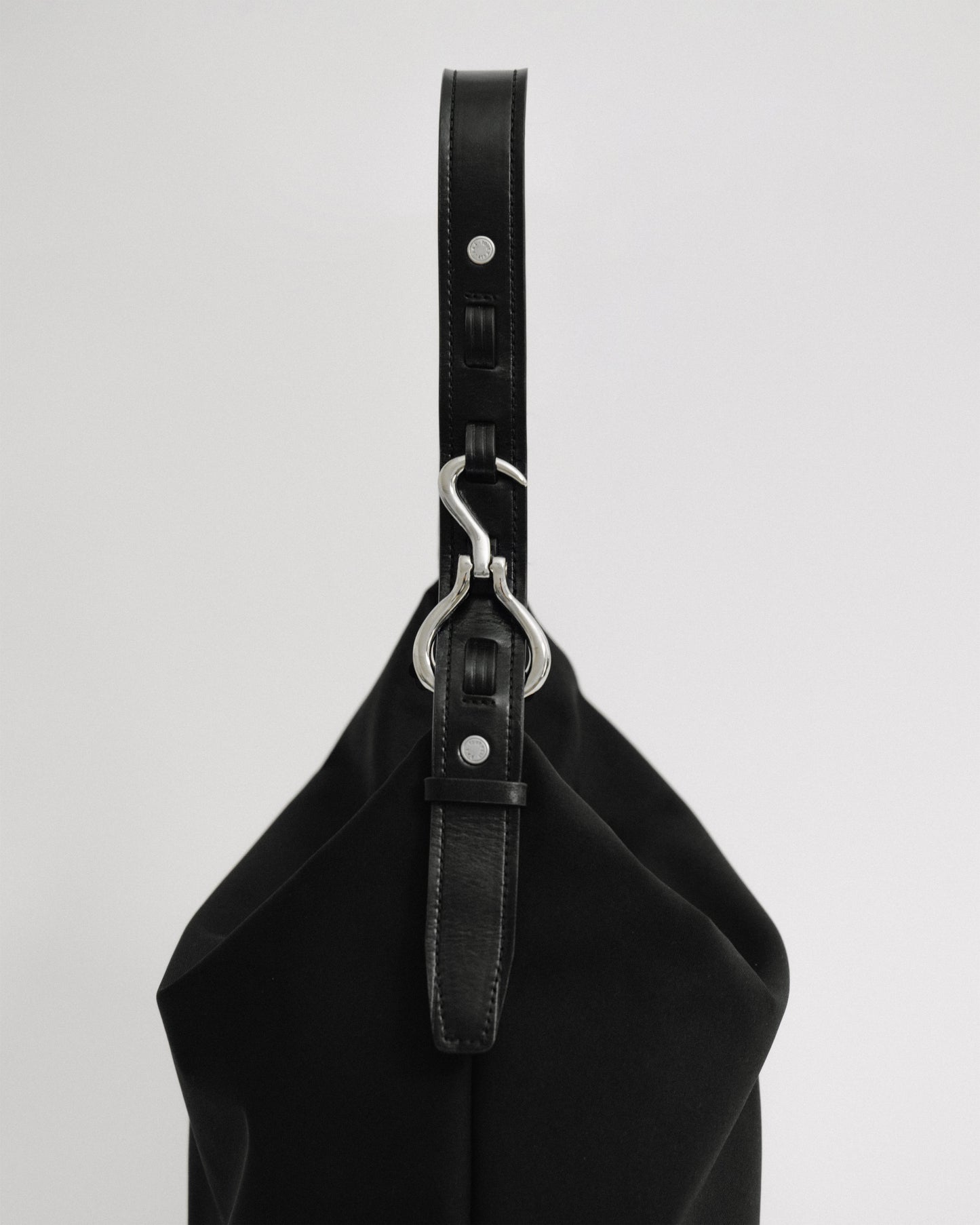 SAC TRESSÉ HOBO TOILE BLACK