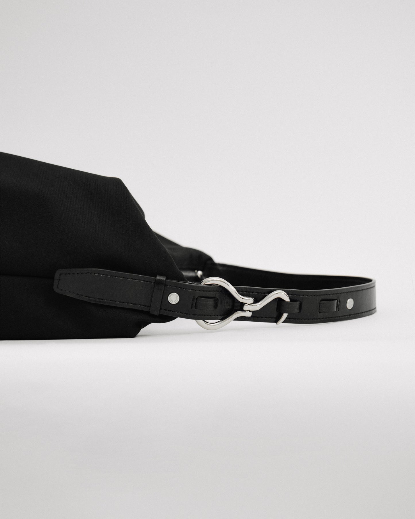 SAC TRESSÉ HOBO TOILE BLACK